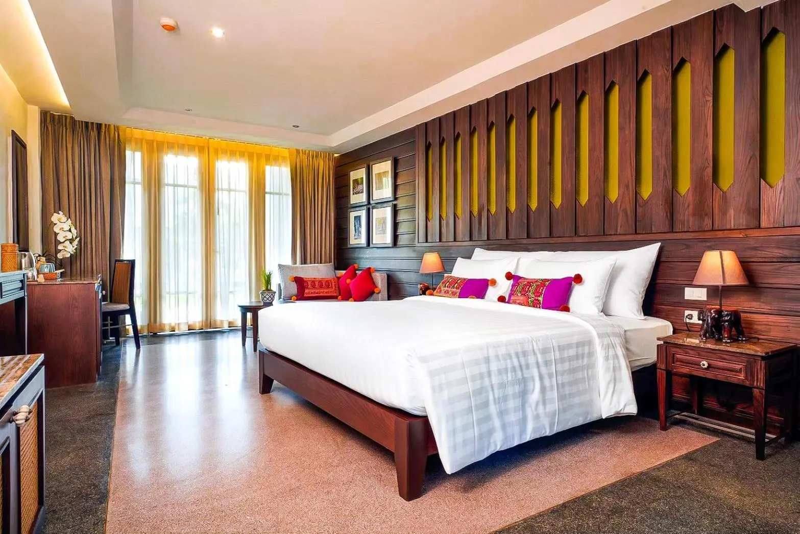 Bed in Smile Lanna Hotel