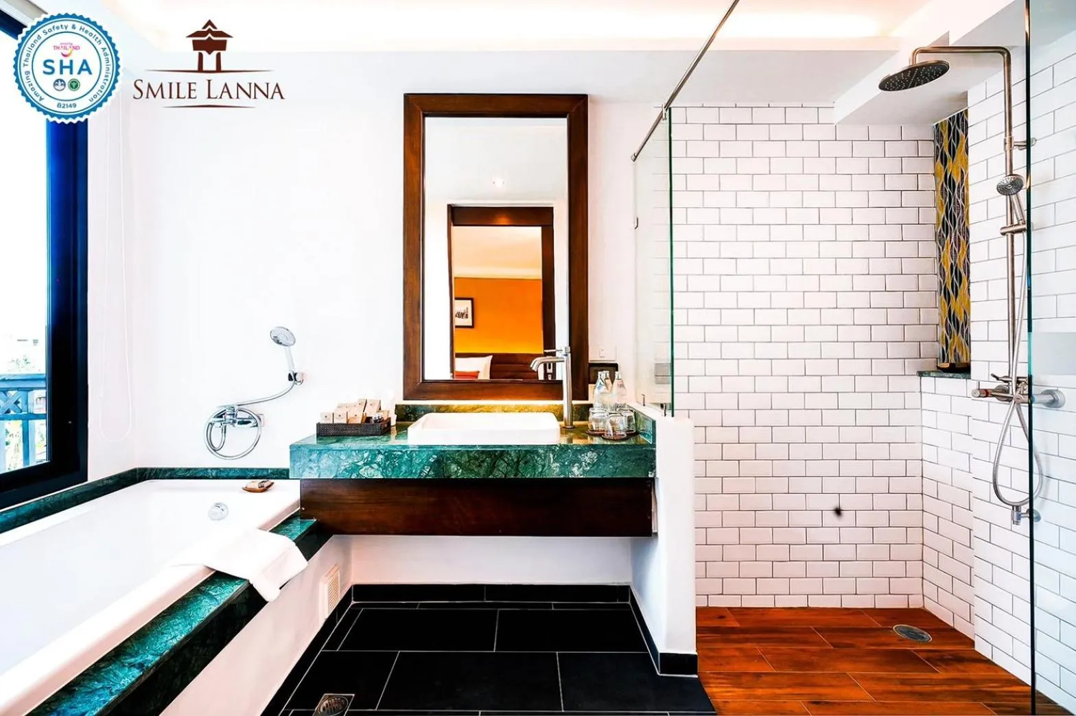 Bathroom, Bed in Smile Lanna Hotel