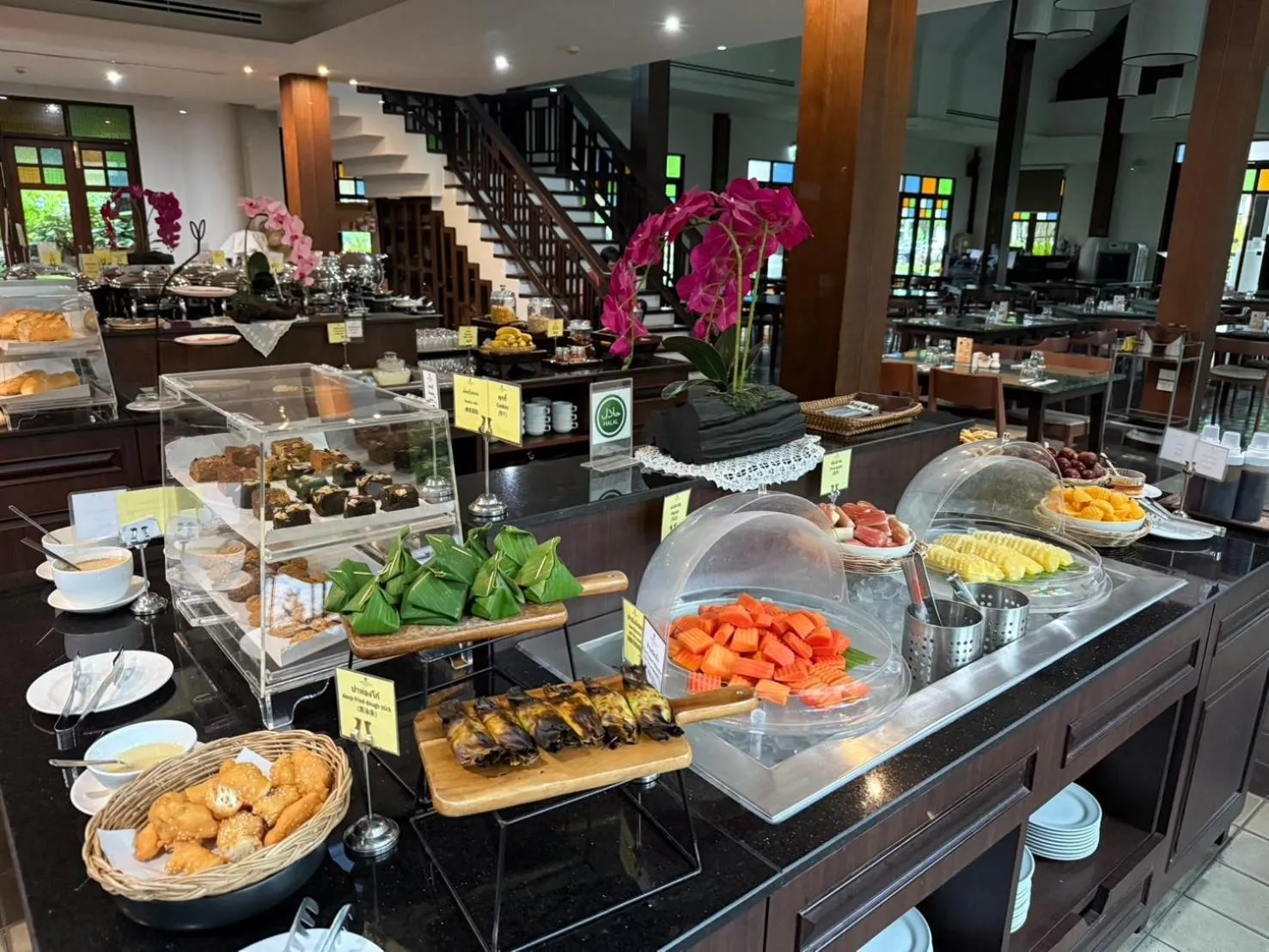 Restaurant/places to eat in Smile Lanna Hotel