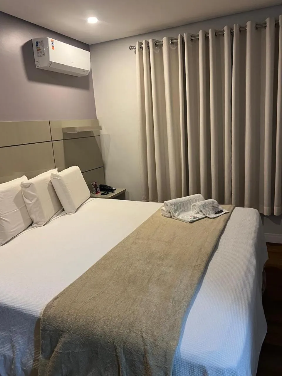 Bed in Hotel Oceania