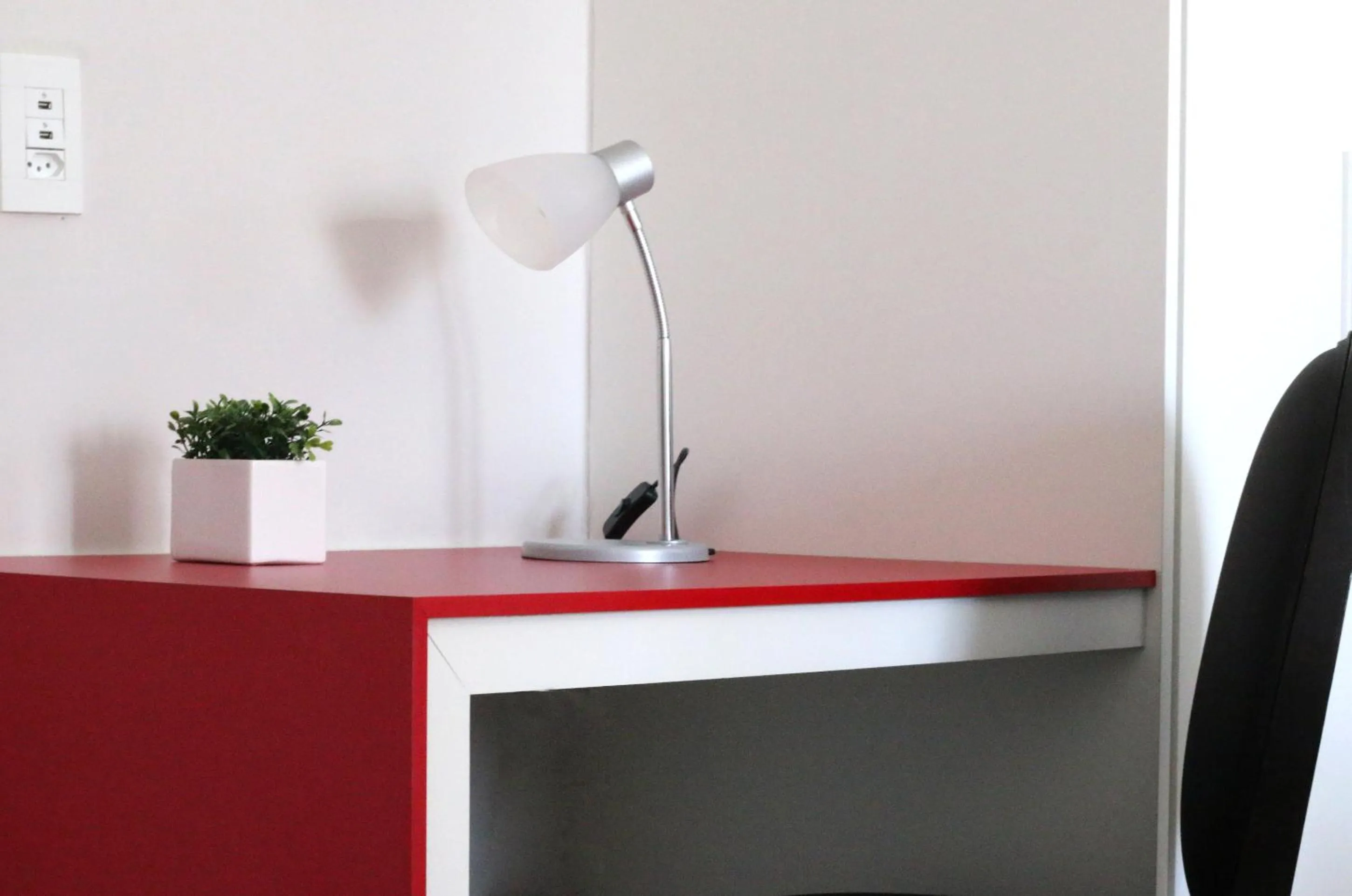 Photo of the whole room in Ez Aclimação Hotel