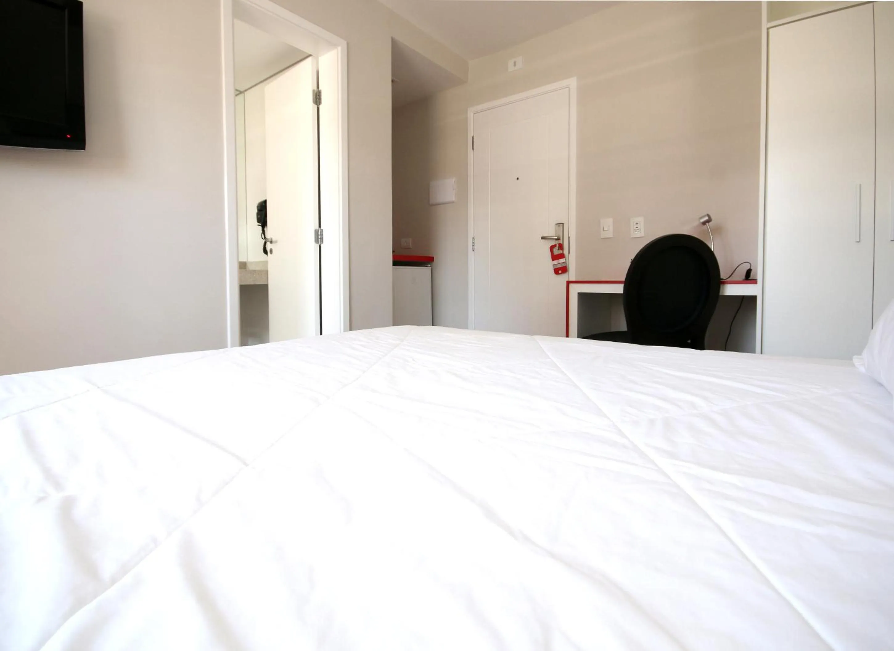 Photo of the whole room, Bed in Ez Aclimação Hotel