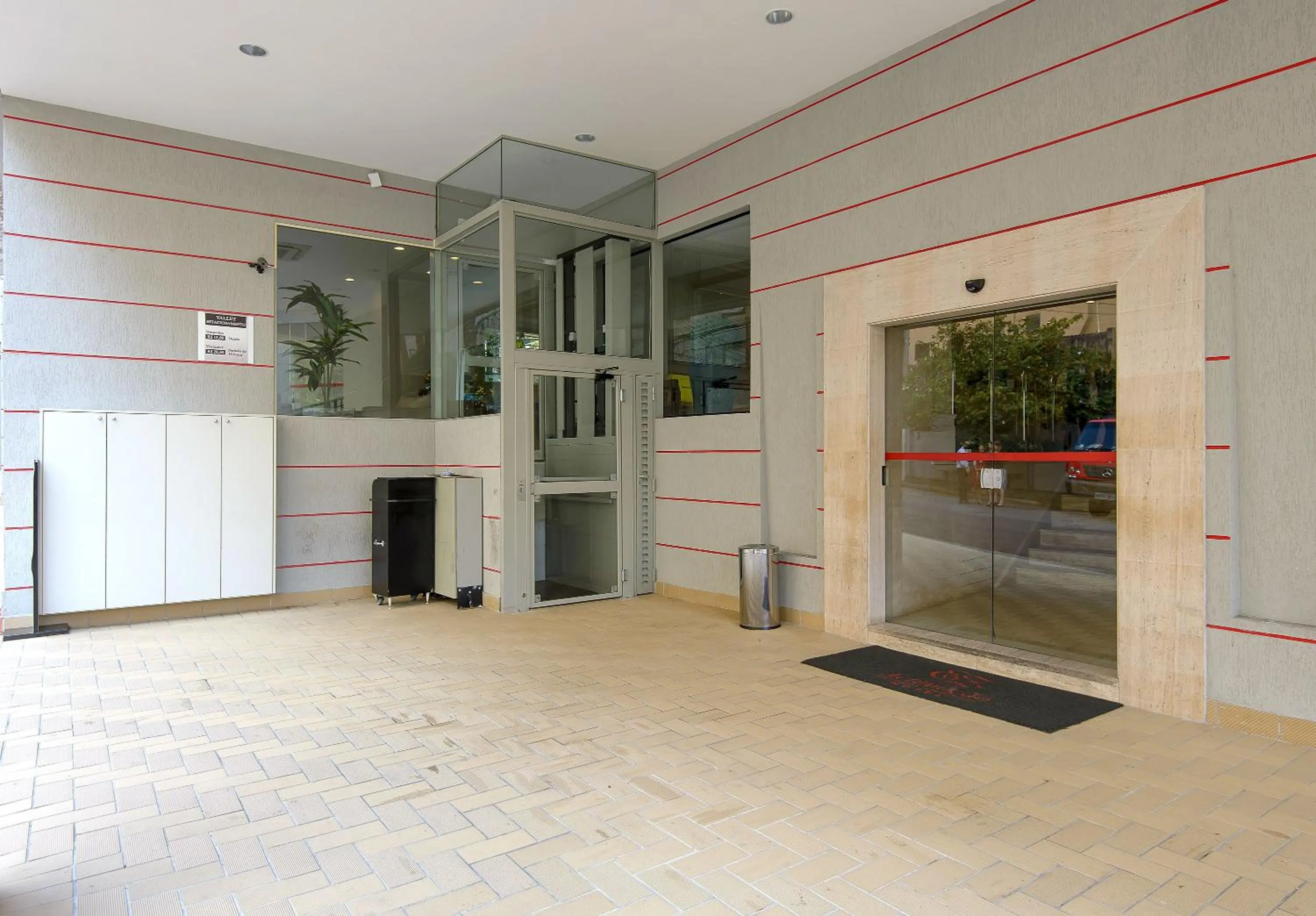 Facade/entrance in Ez Aclimação Hotel