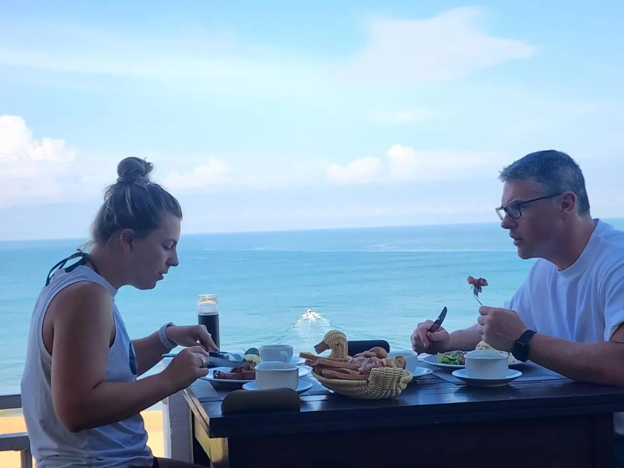 Restaurant/places to eat in Ruvisha Beach Hotel