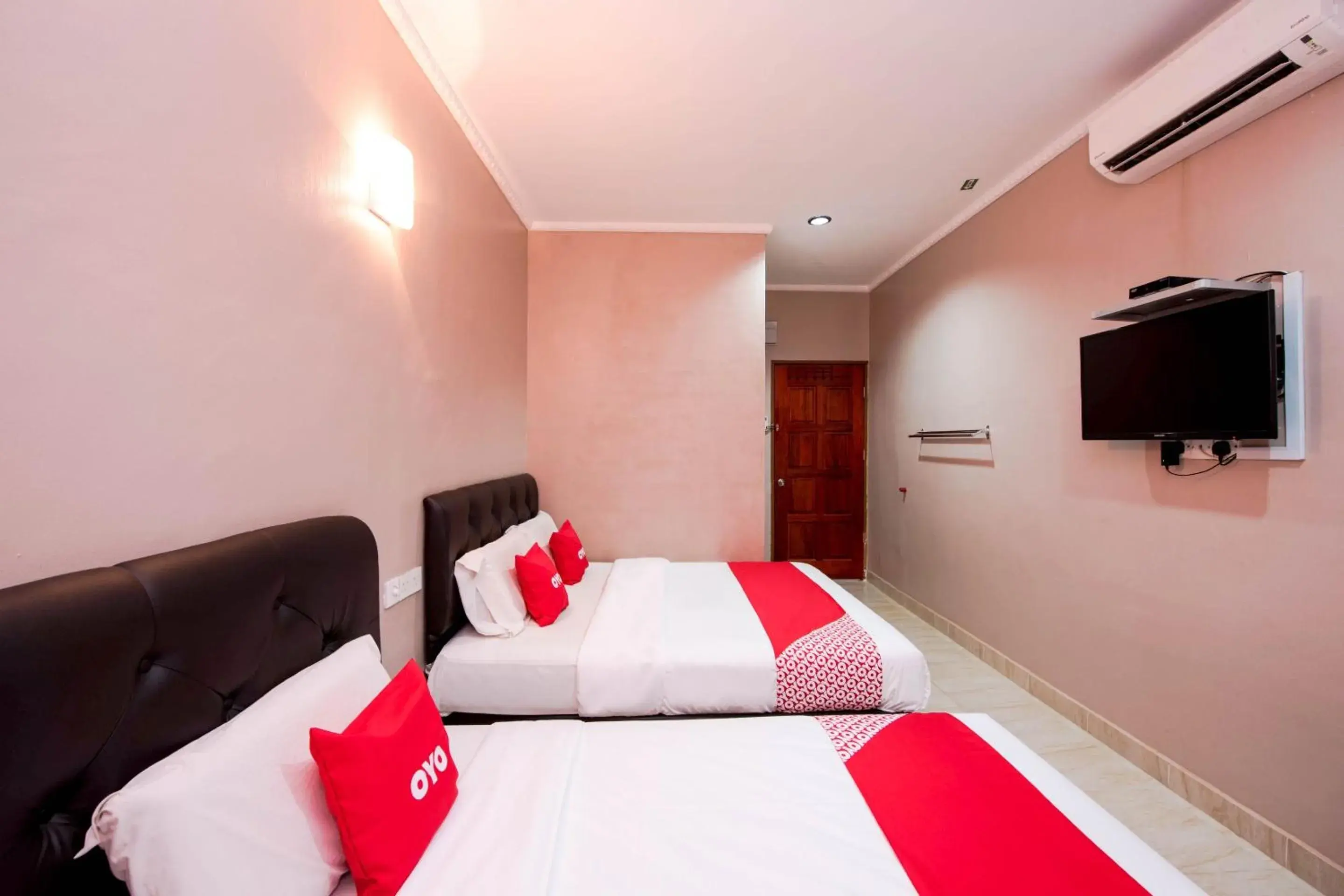 Bedroom, Bed in Hotel O Rg Motel Bedroom, Bed in Hotel O Rg Motel