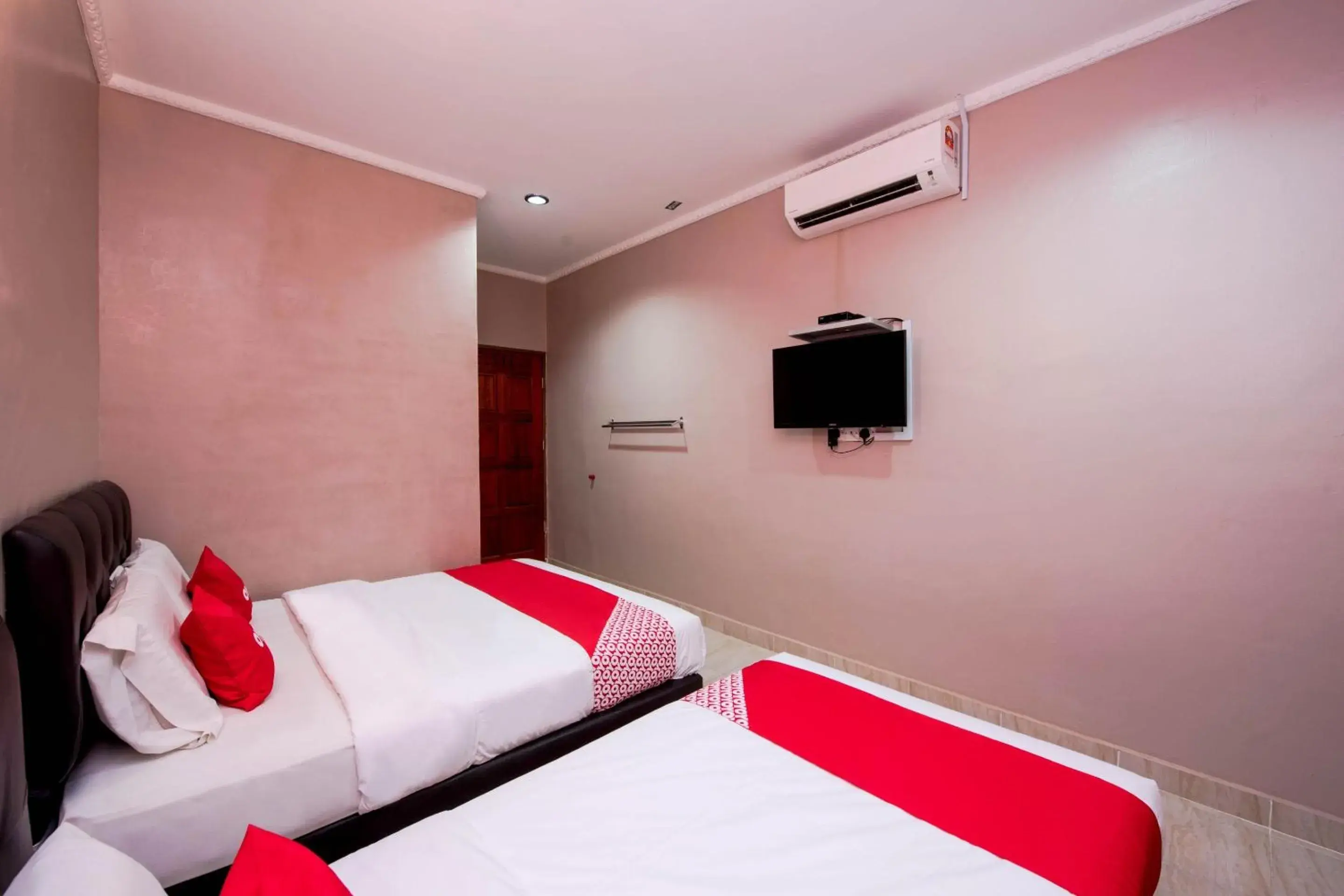 Bedroom, Bed in Hotel O Rg Motel Bedroom, Bed in Hotel O Rg Motel