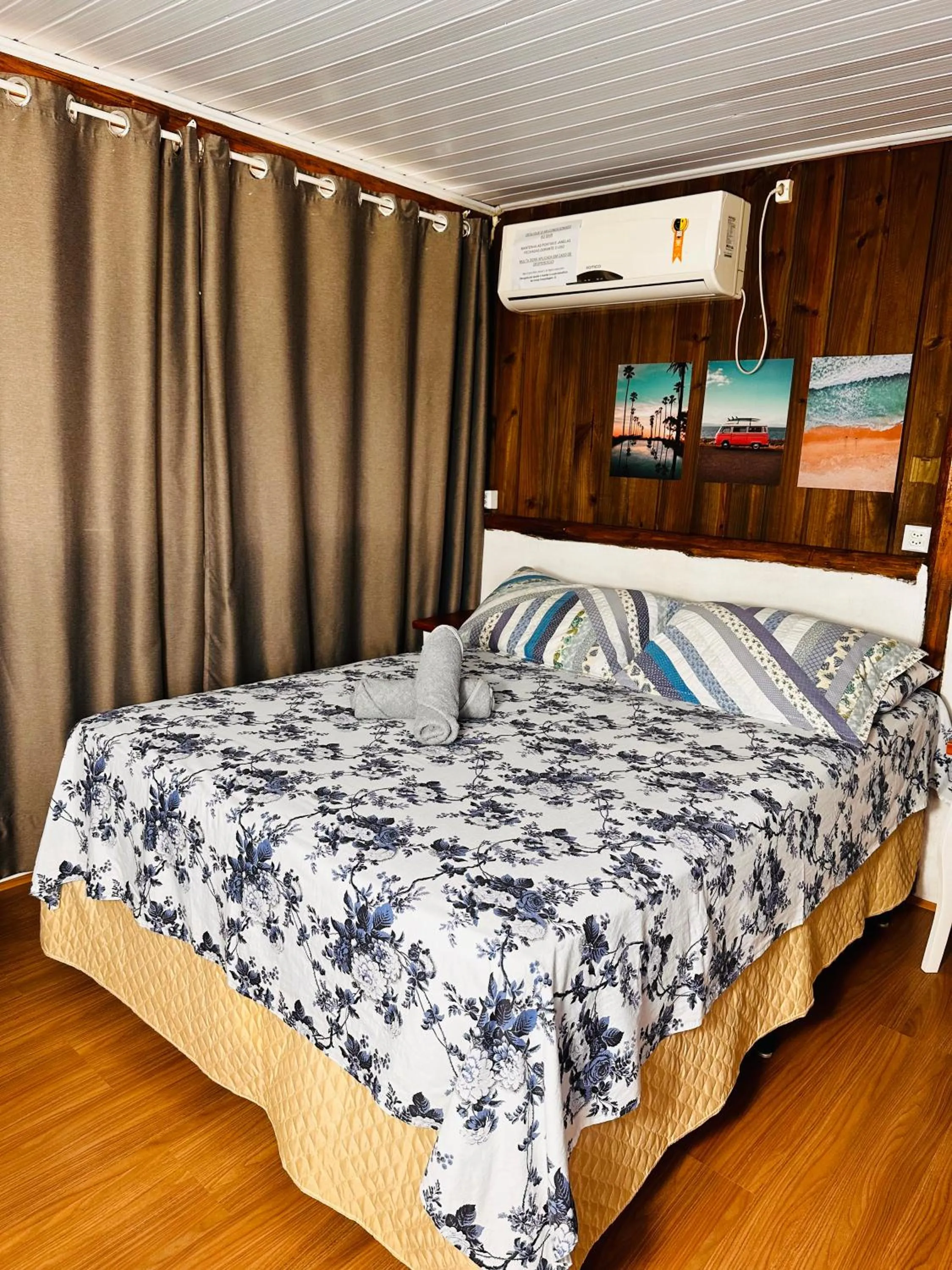 air conditioner, Bed in Pousada Lagoa Encantada