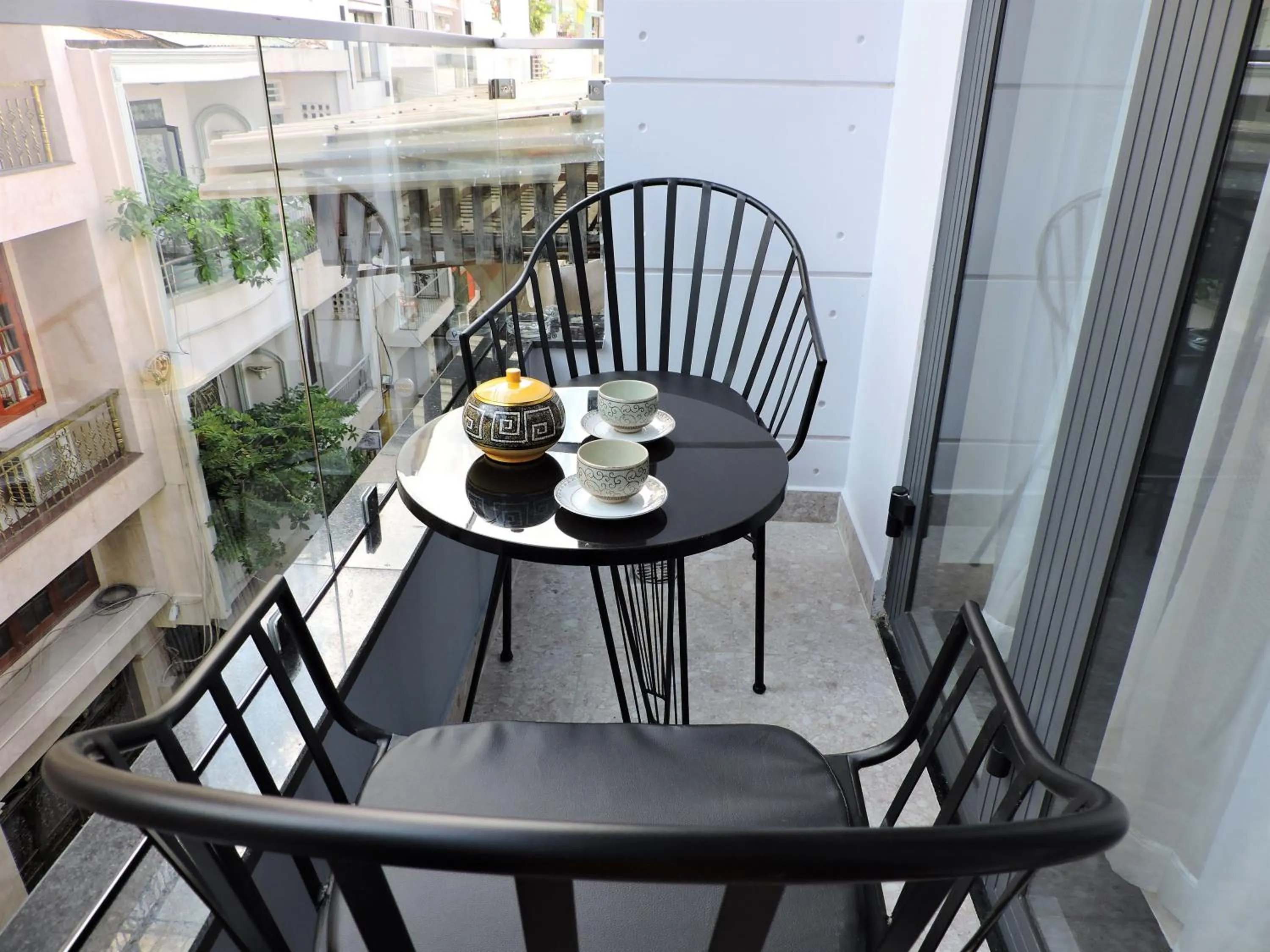 Balcony/Terrace in Chez Mimosa Petite - Free Laundry