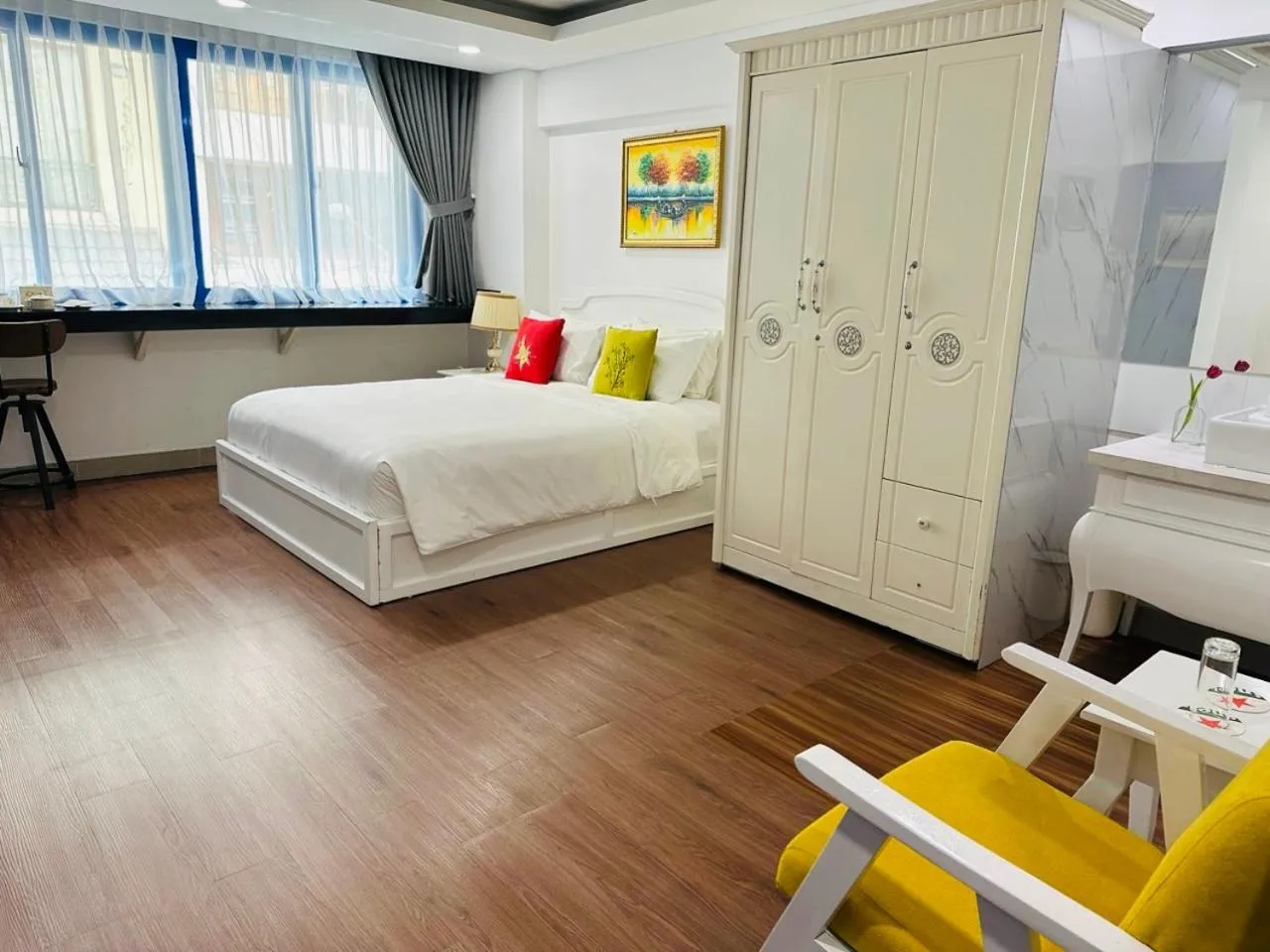 Photo of the whole room, Bed in Chez Mimosa Petite - Free Laundry