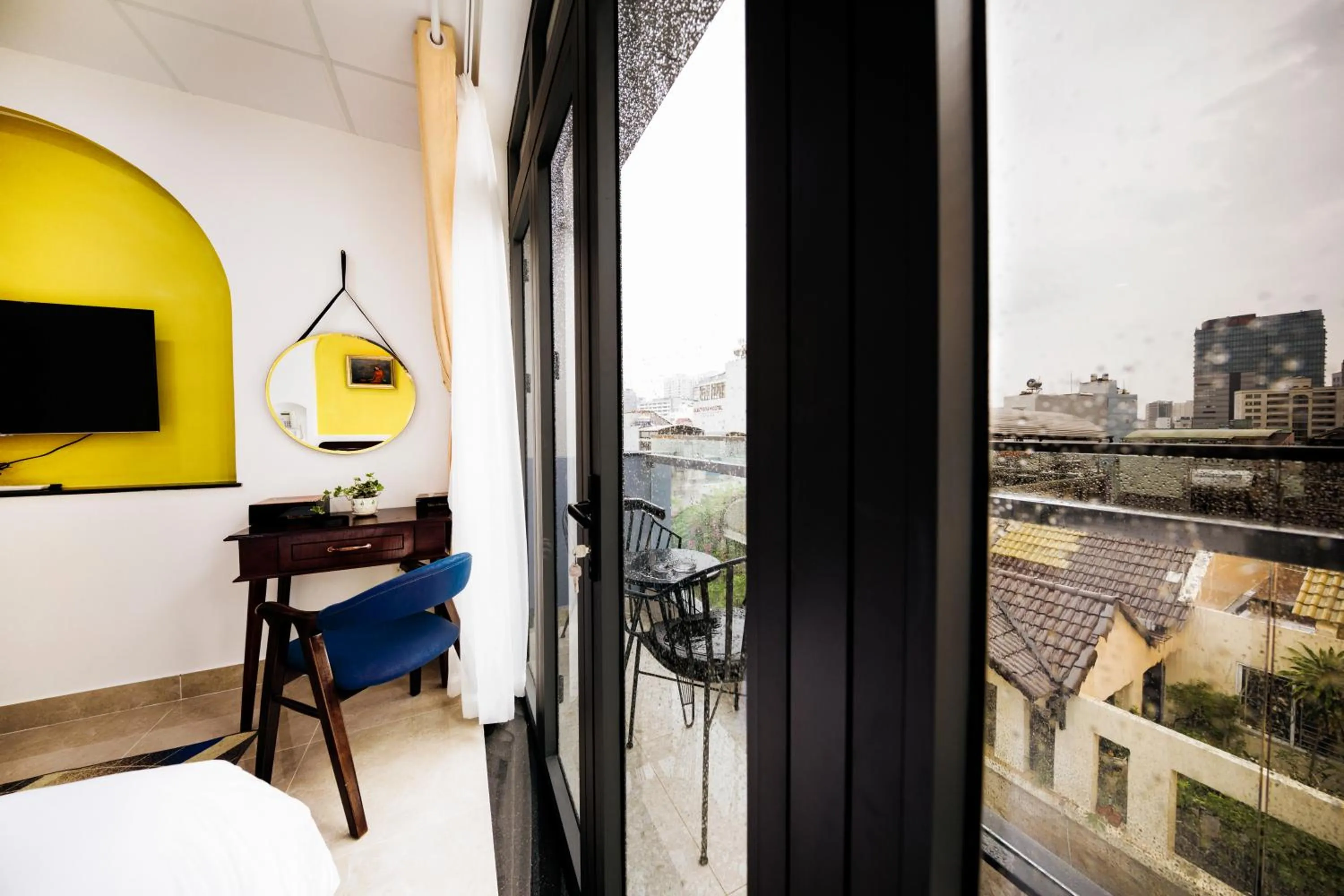 Patio in Chez Mimosa Petite - Free Laundry