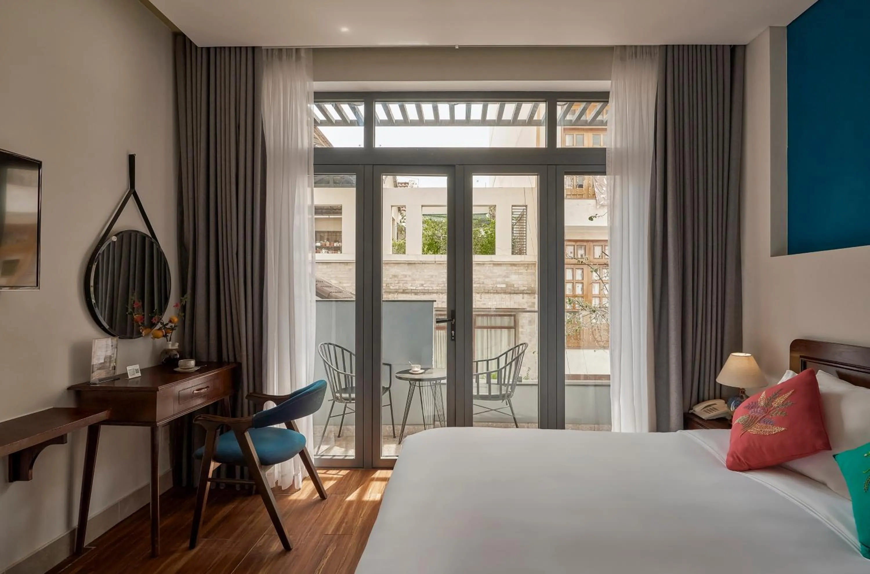 Bedroom, Bed in Chez Mimosa Petite - Free Laundry