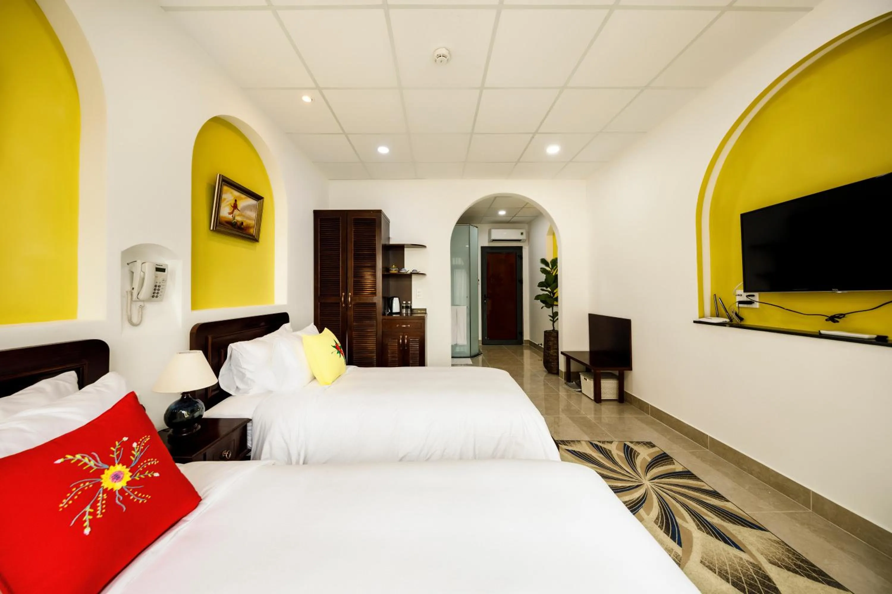 Photo of the whole room, Bed in Chez Mimosa Petite - Free Laundry