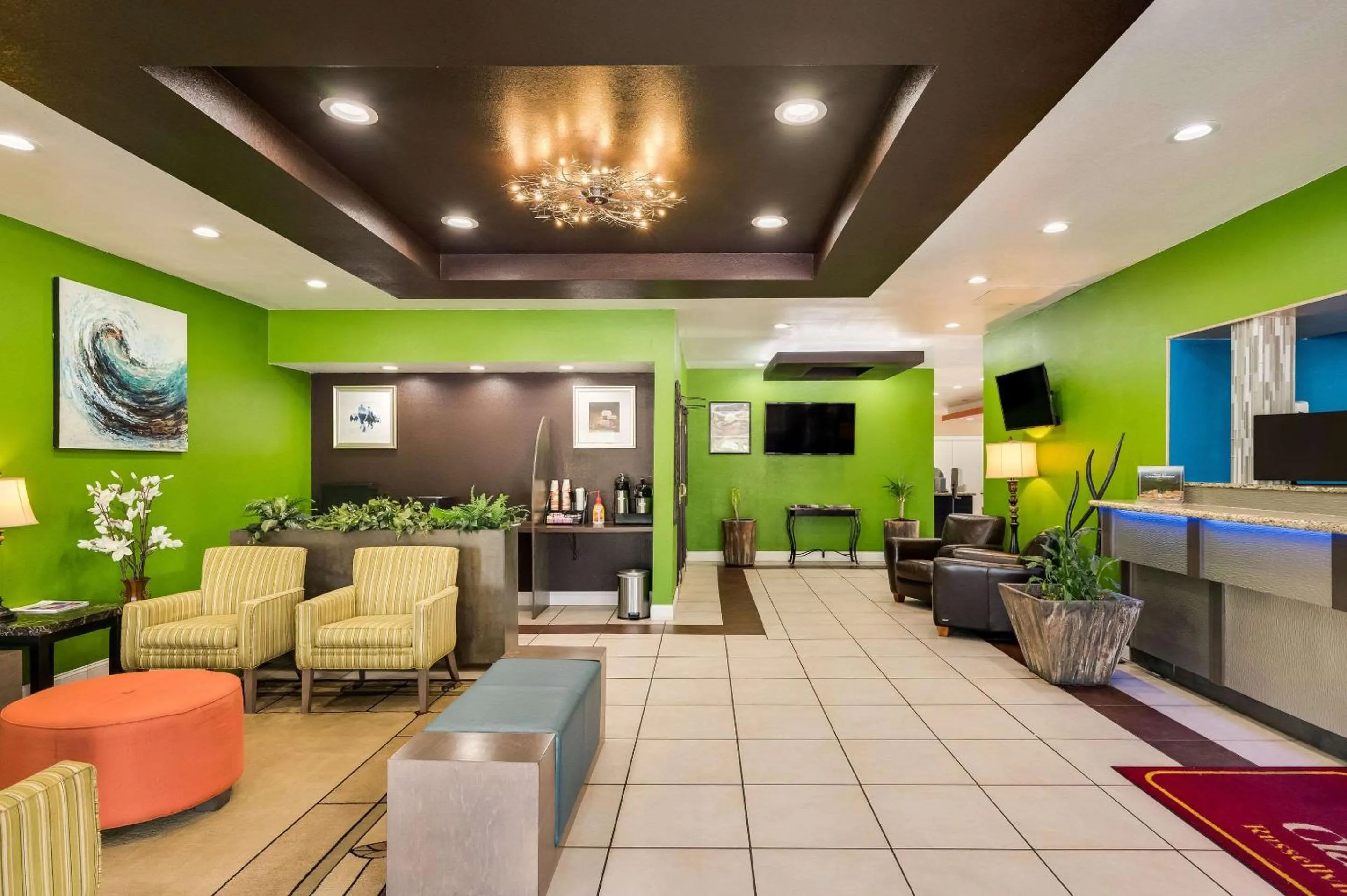 Lobby or reception in Clarion Inn & Suites Russellville I-40