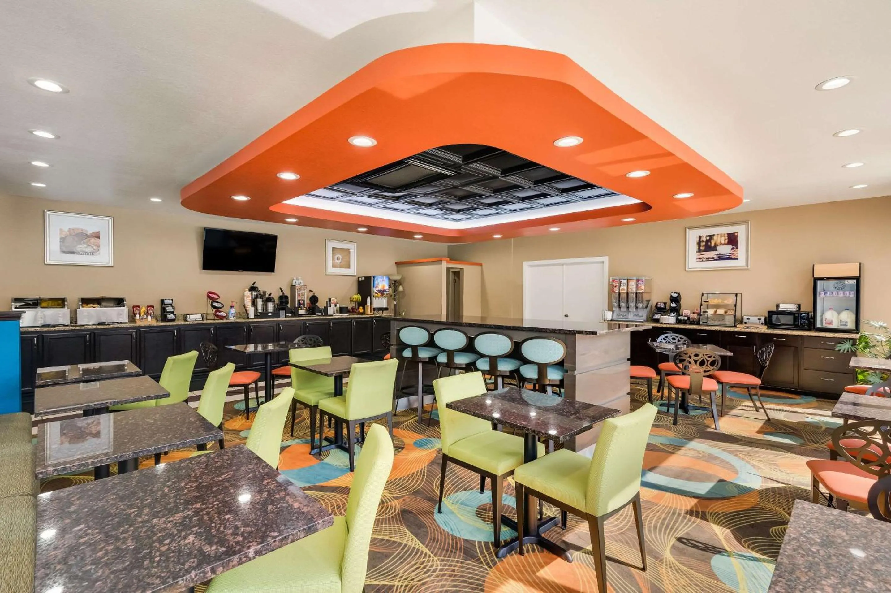 Breakfast in Clarion Inn & Suites Russellville I-40