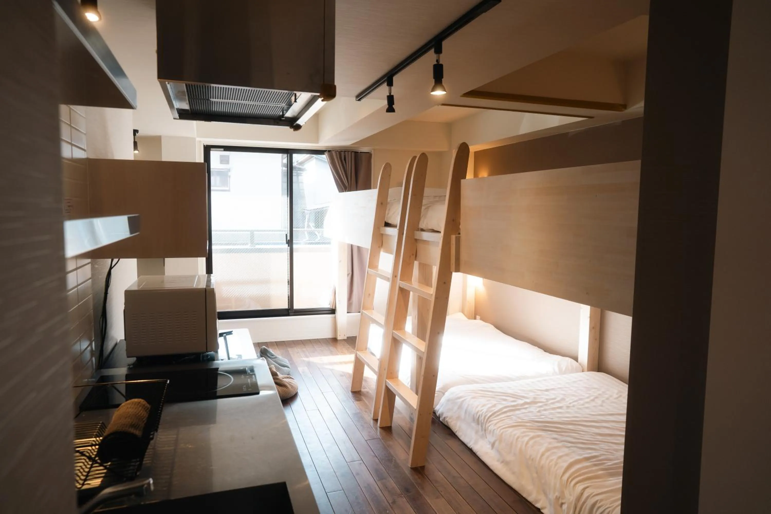 Bed in Condominium MIRAHAKONE