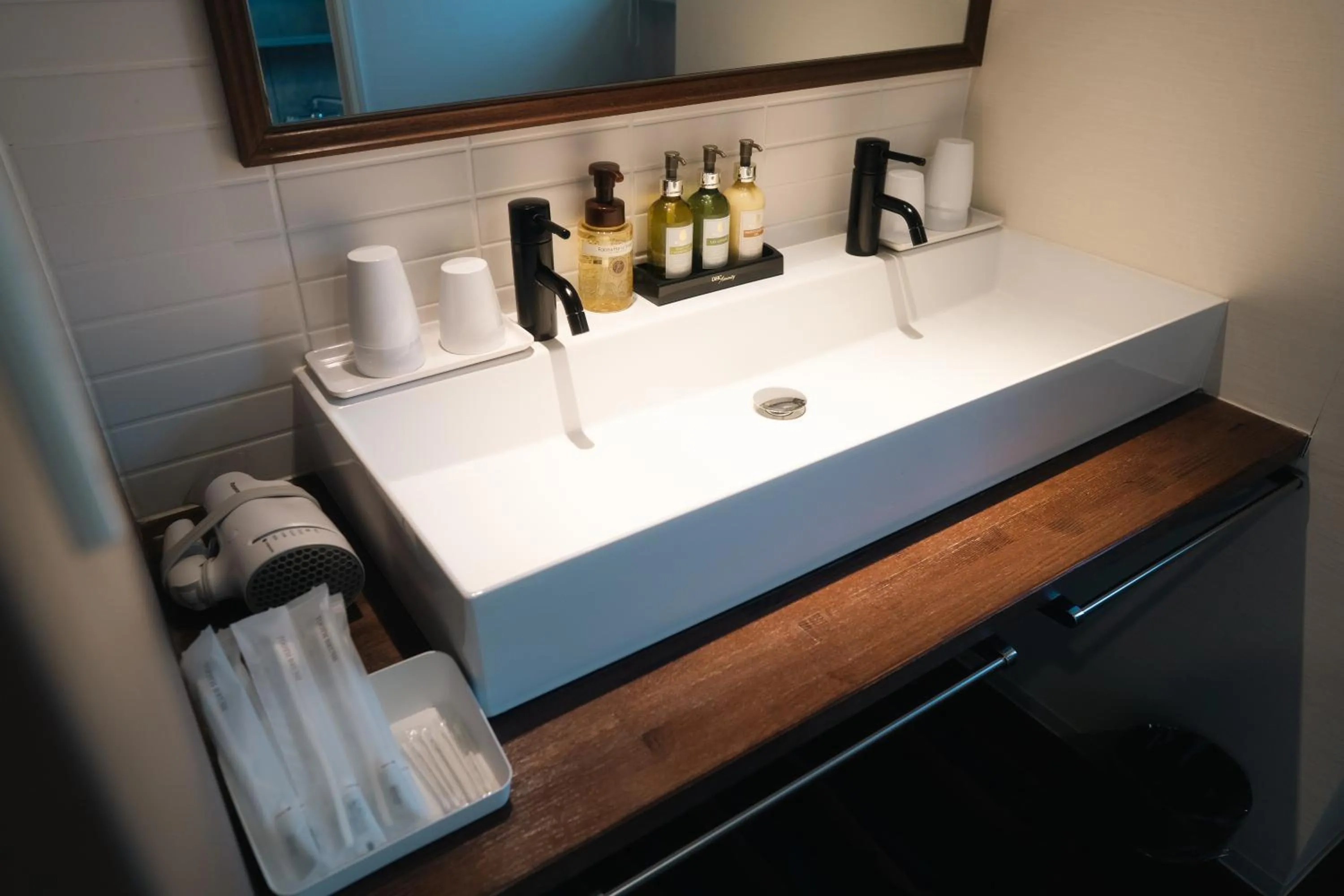 Photo of the whole room in Condominium MIRAHAKONE