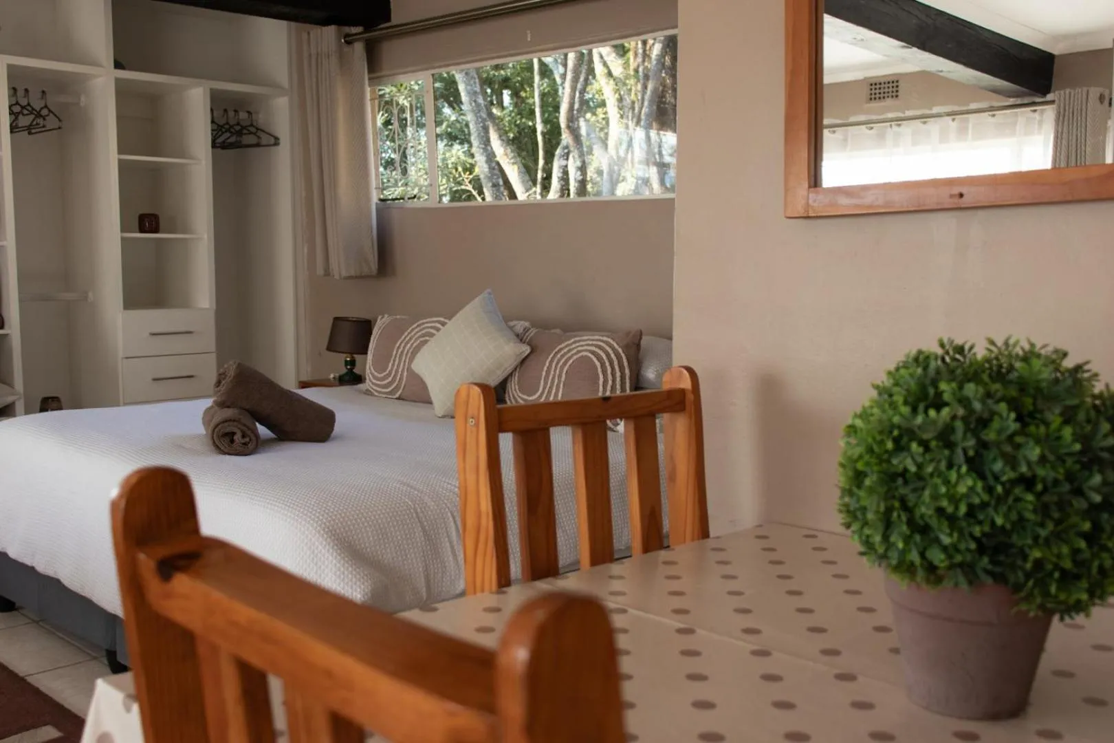 Bed in Ondini Guest House