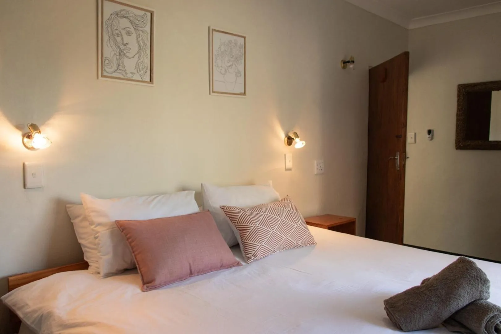 Bed in Ondini Guest House
