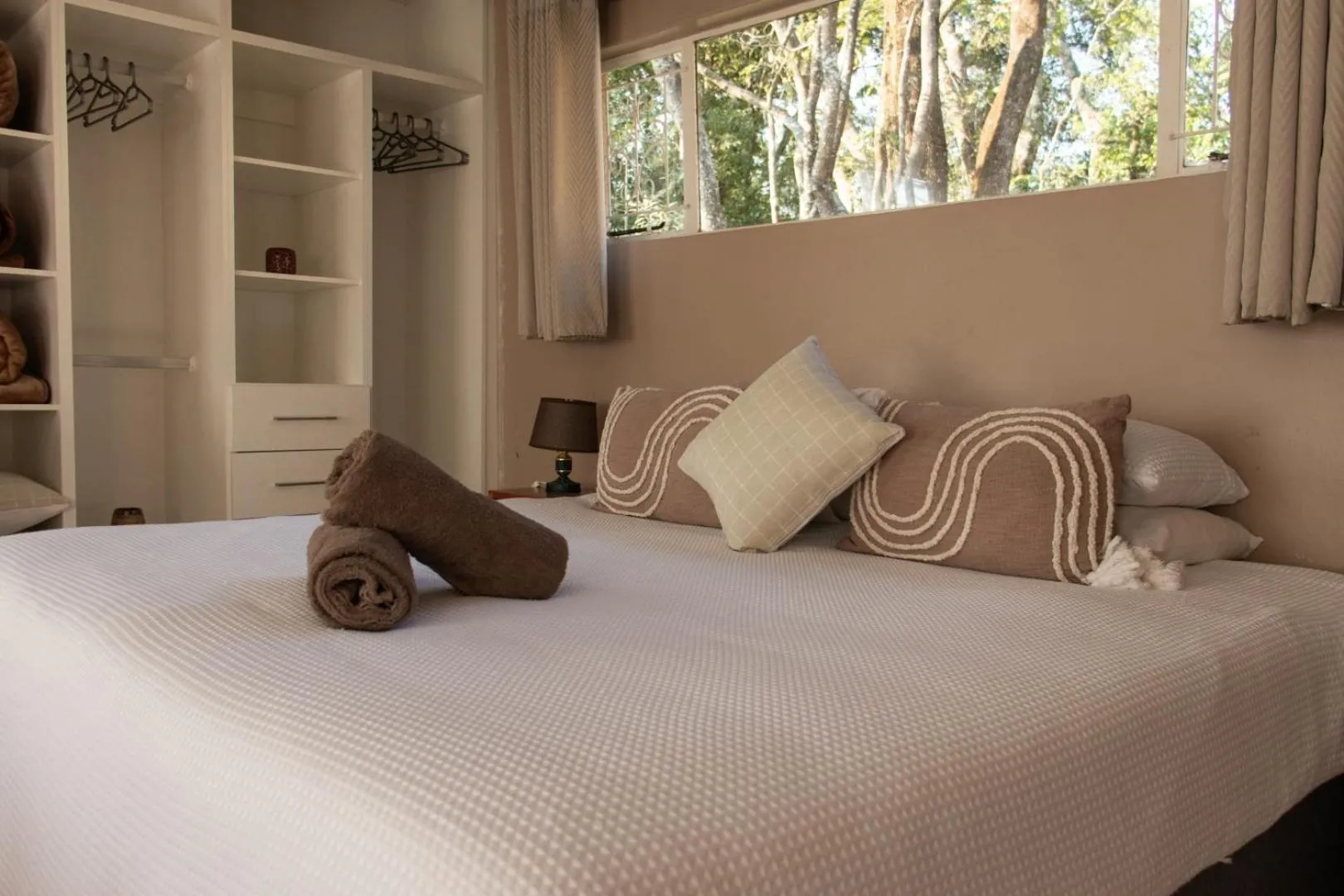 Bed in Ondini Guest House