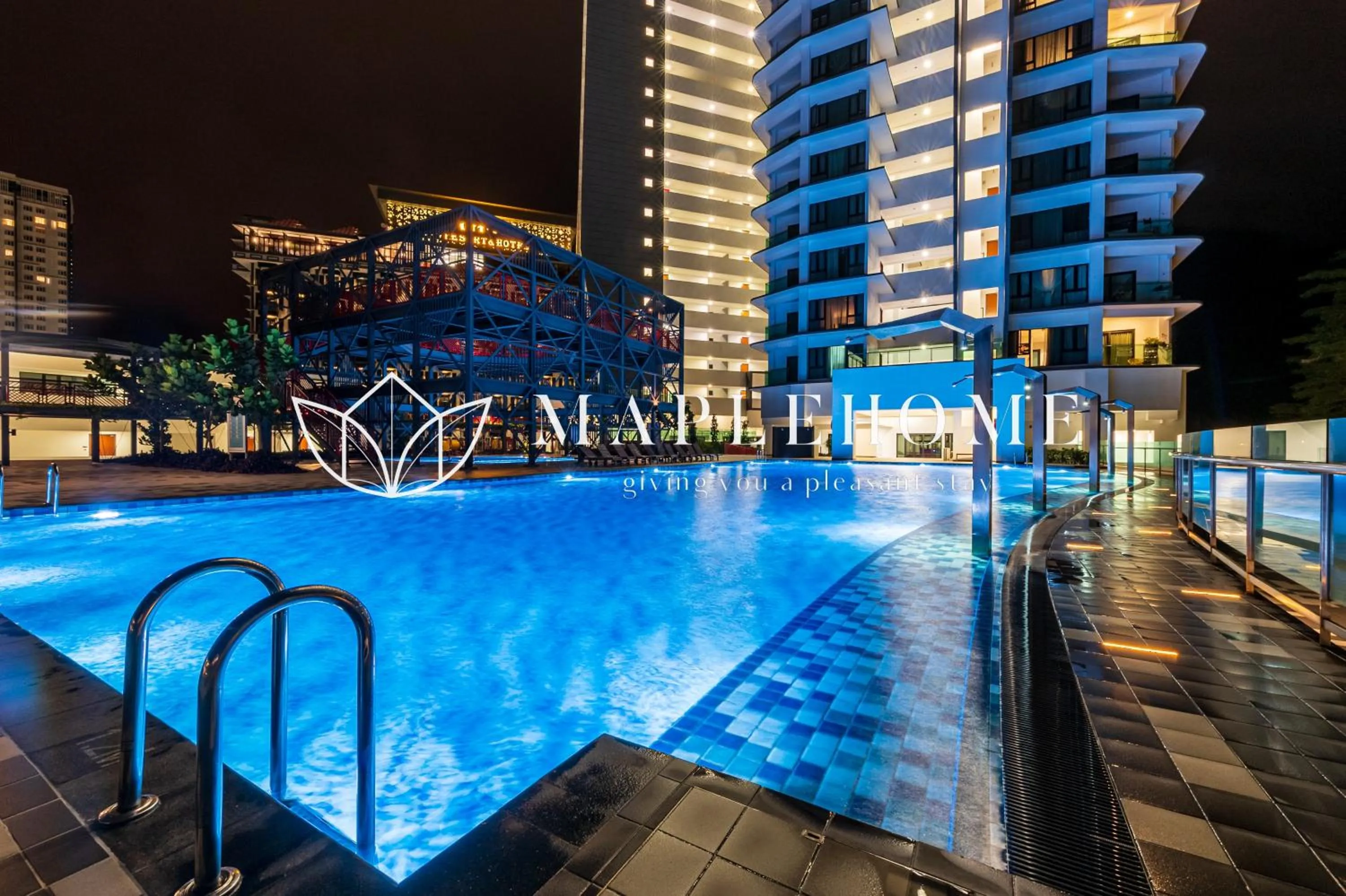 Swimming pool in Geo38 Premier Suites Genting Highlands