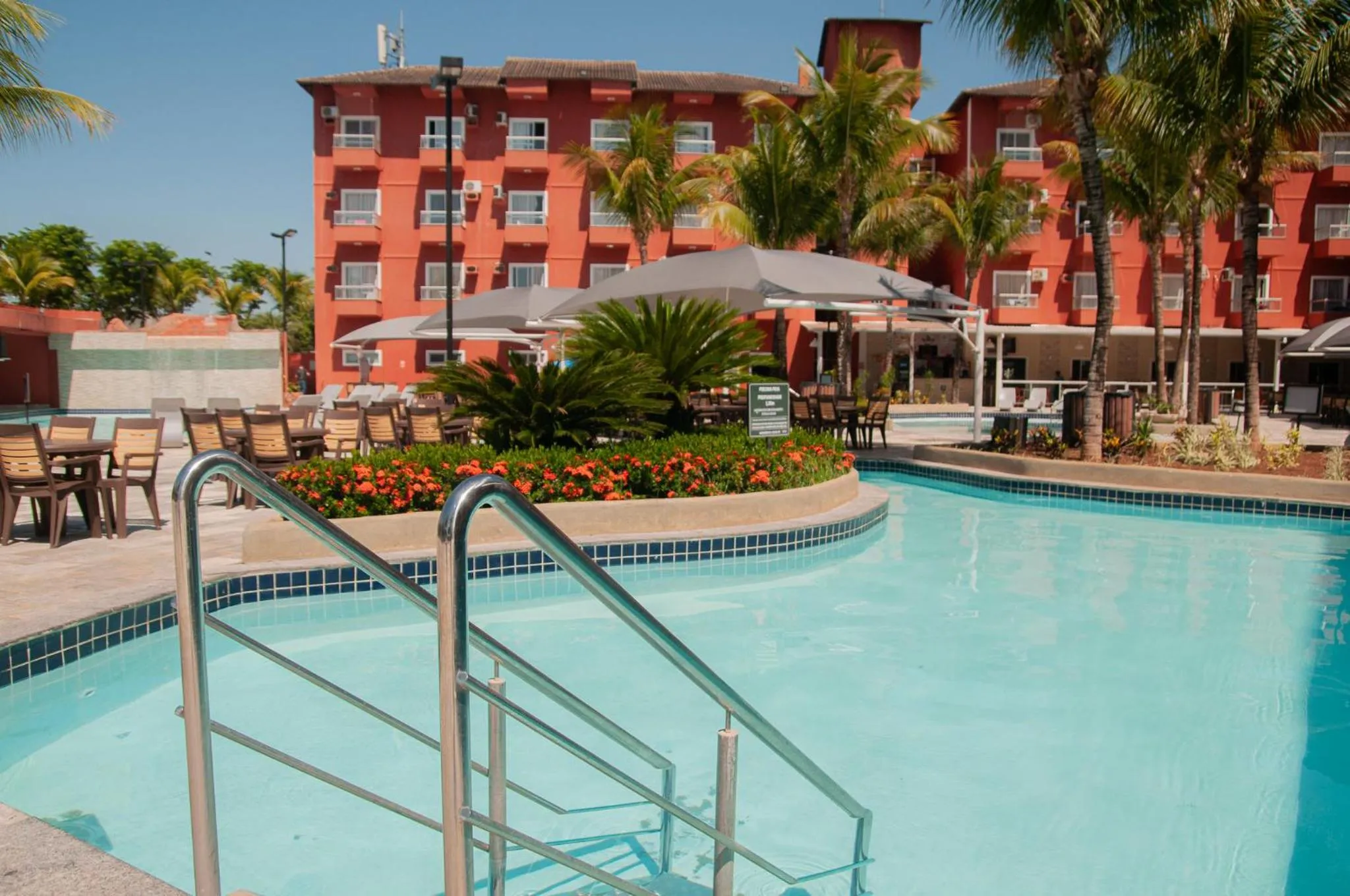 Swimming pool in Lagoa Quente Hotel - LAGOA OFICIAL