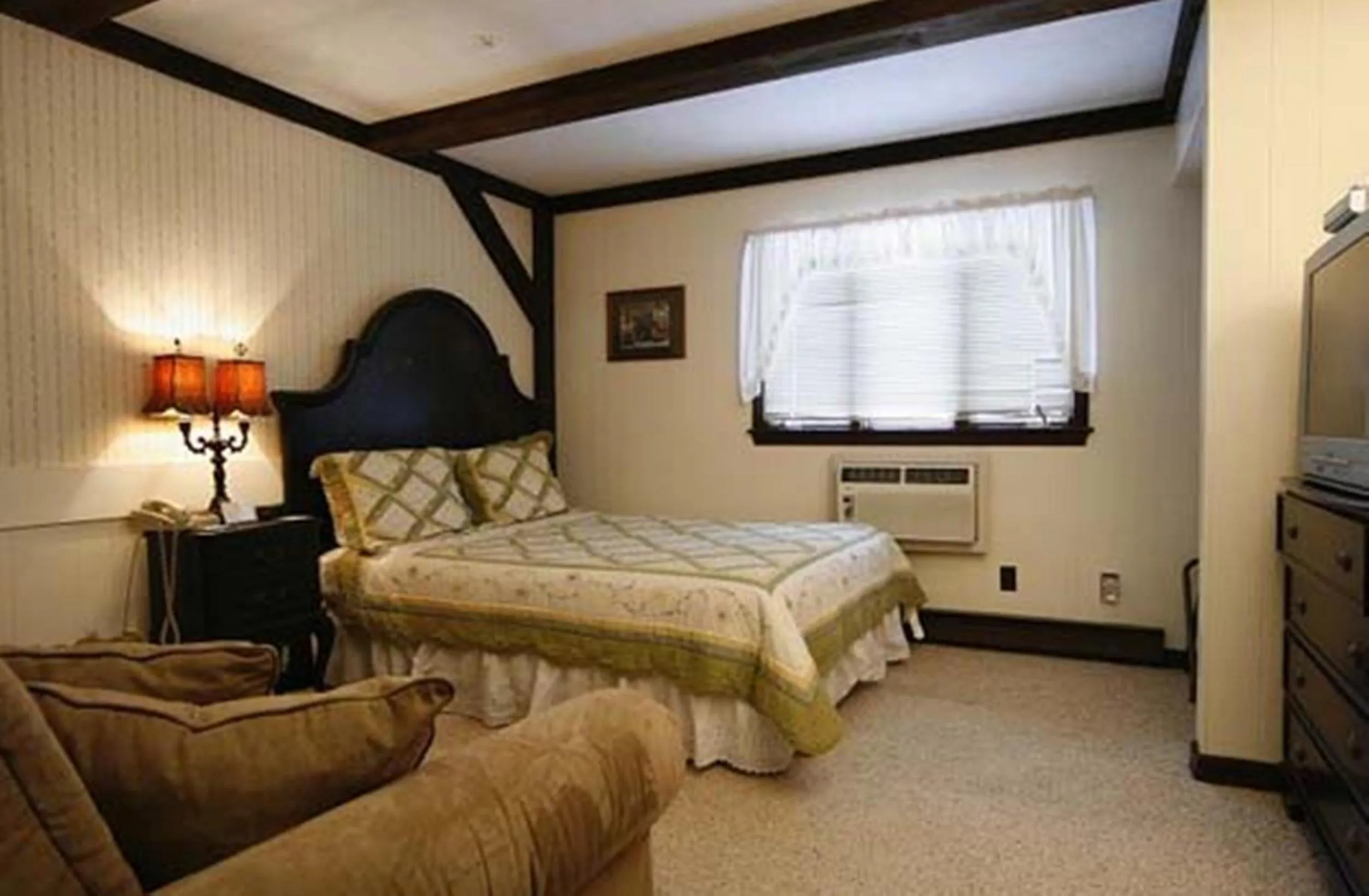 Photo of the whole room, Bed in Old Field House