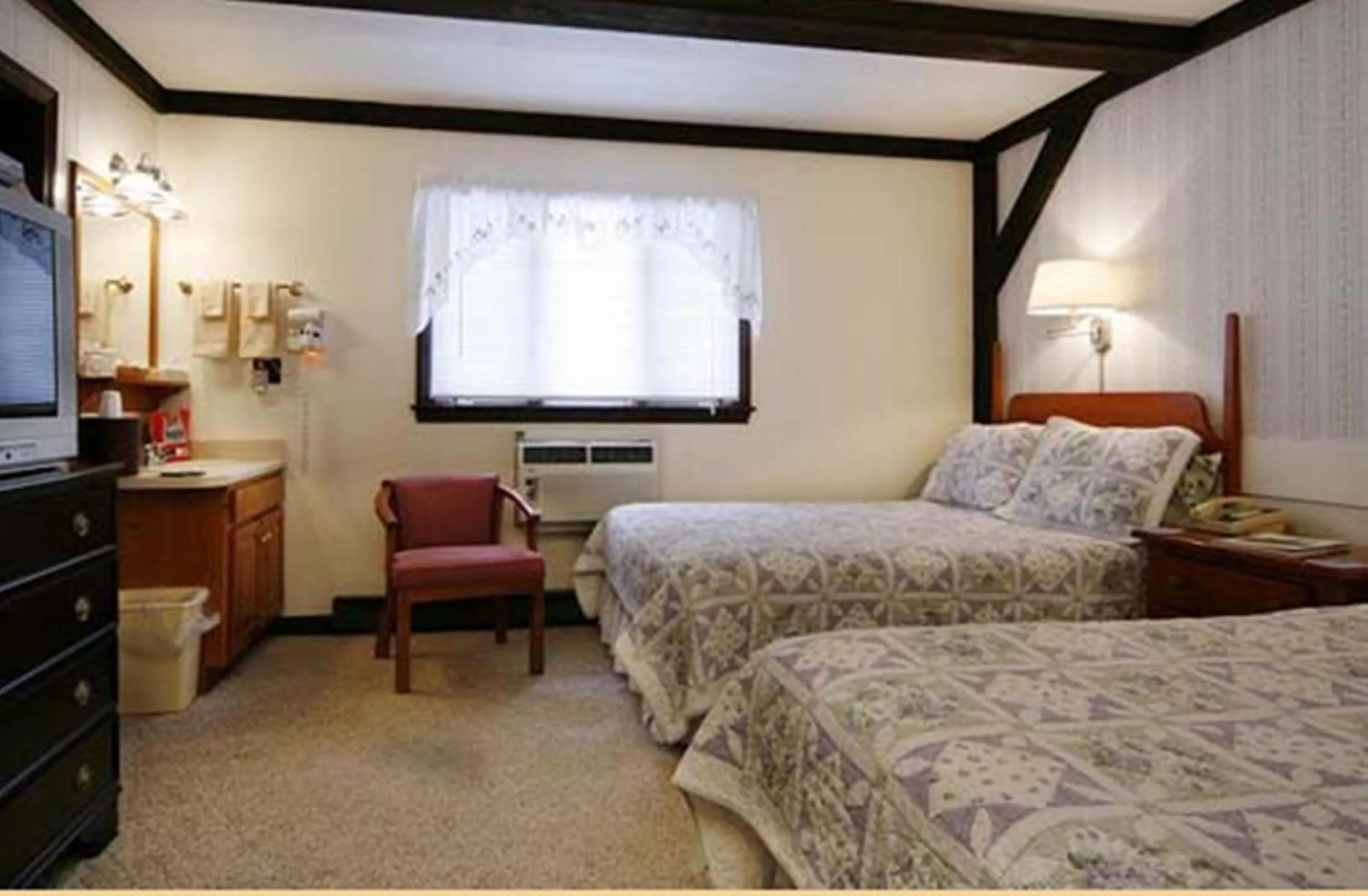 Photo of the whole room, Bed in Old Field House