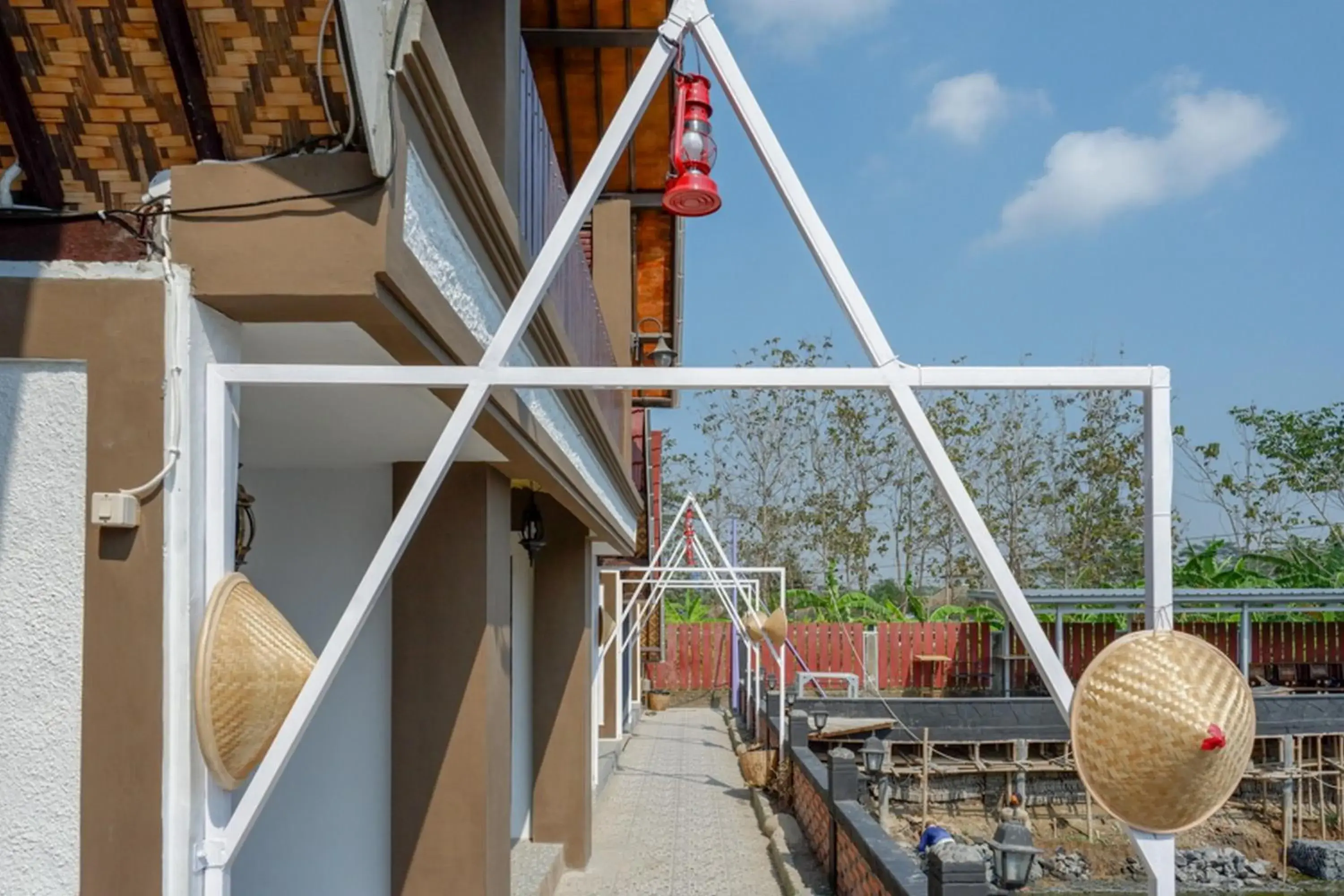 Property building in RedDoorz @ Kampoeng Etnik Kebumen 2 Property building in RedDoorz @ Kampoeng Etnik Kebumen 2