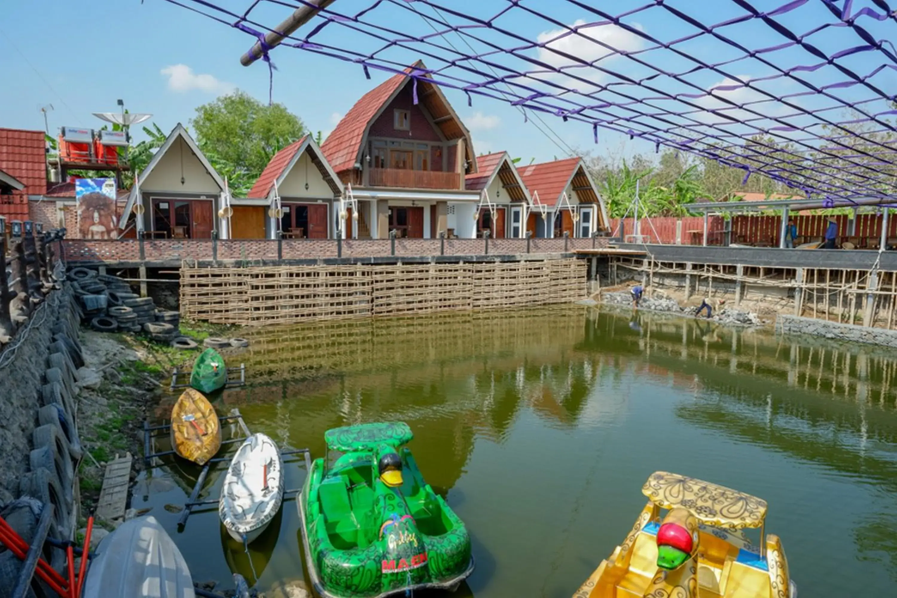 Property building in RedDoorz @ Kampoeng Etnik Kebumen 2 Property building in RedDoorz @ Kampoeng Etnik Kebumen 2