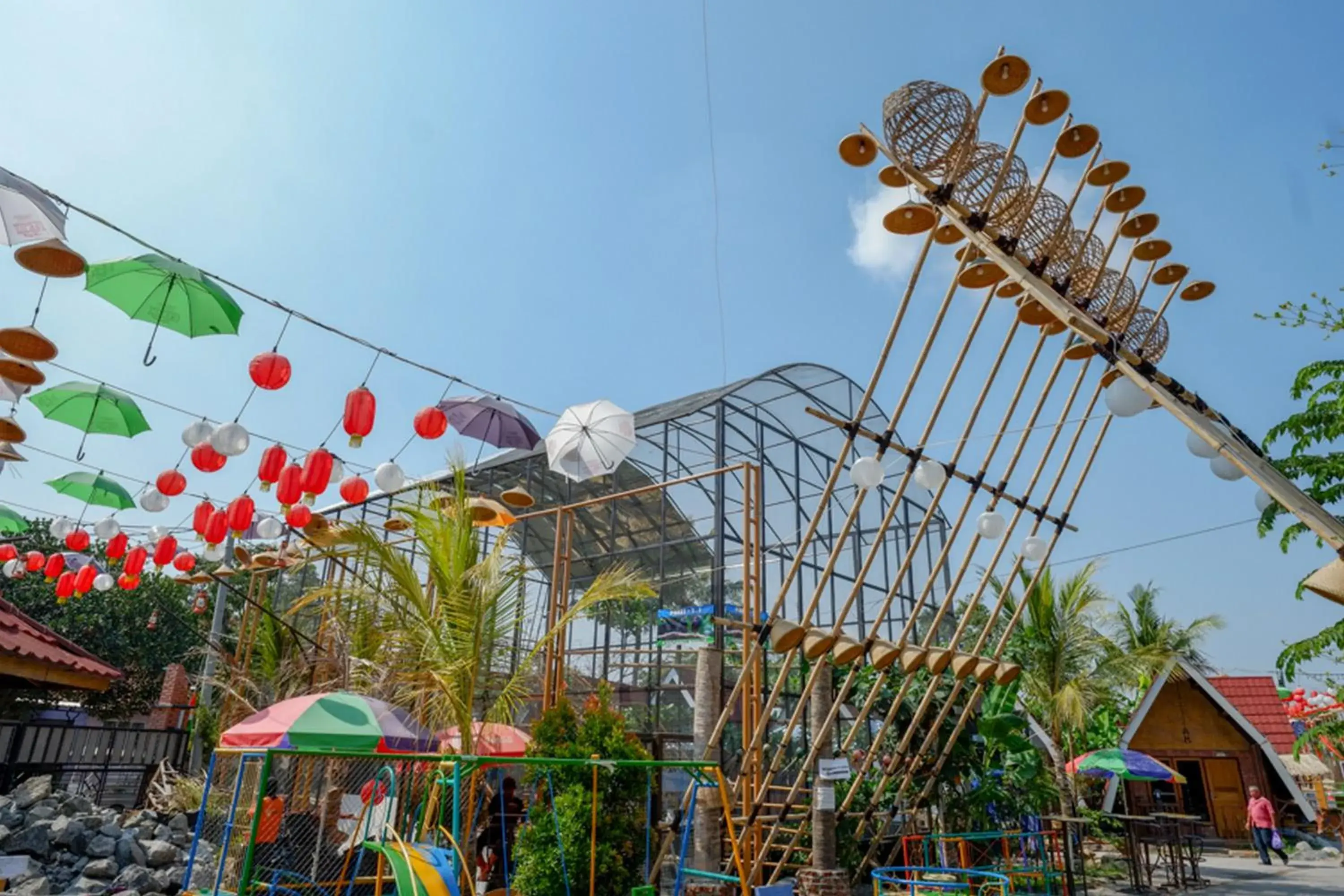 Property building in RedDoorz @ Kampoeng Etnik Kebumen 2 Property building in RedDoorz @ Kampoeng Etnik Kebumen 2