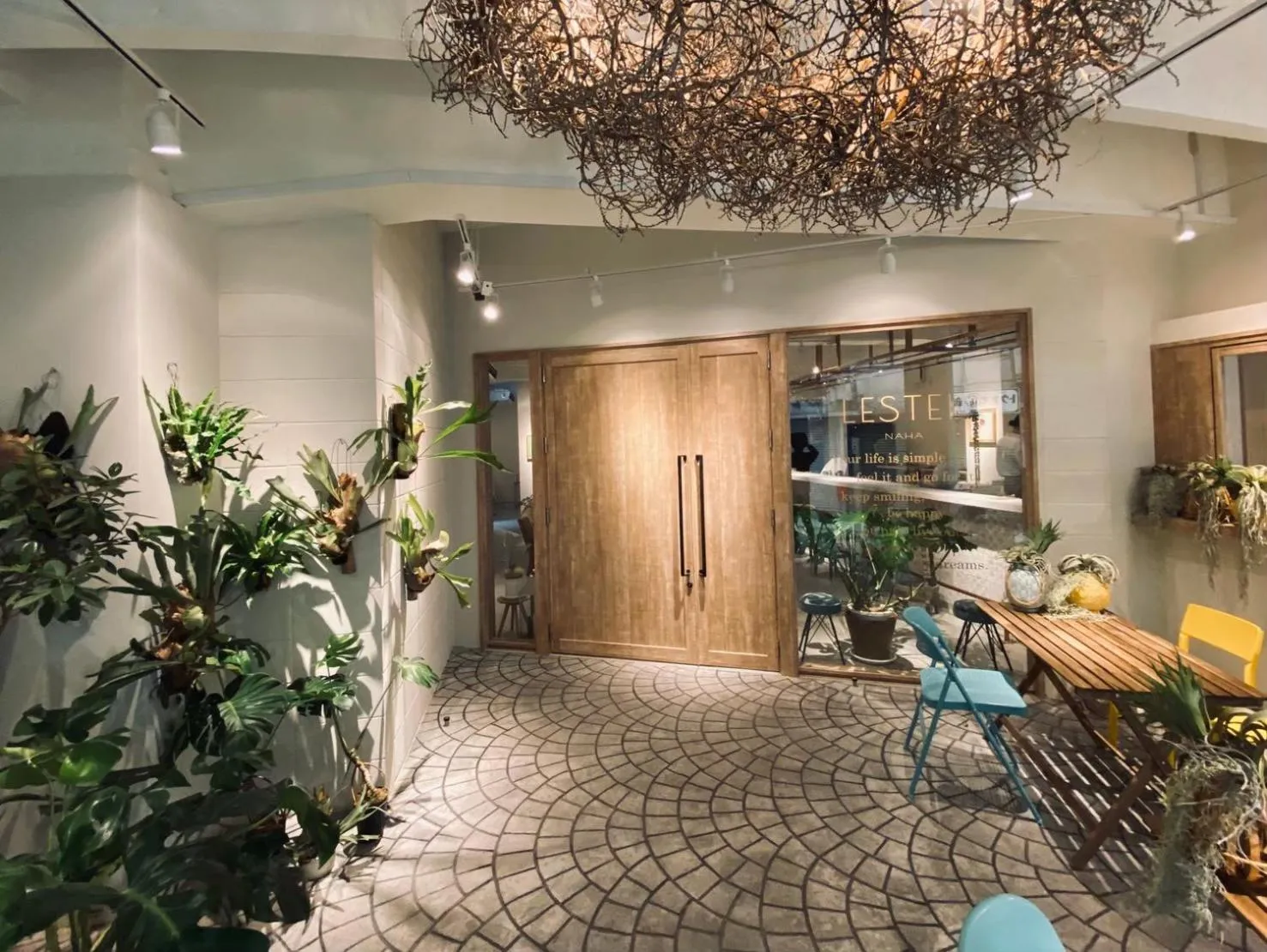 Facade/entrance in LESTEL NAHA