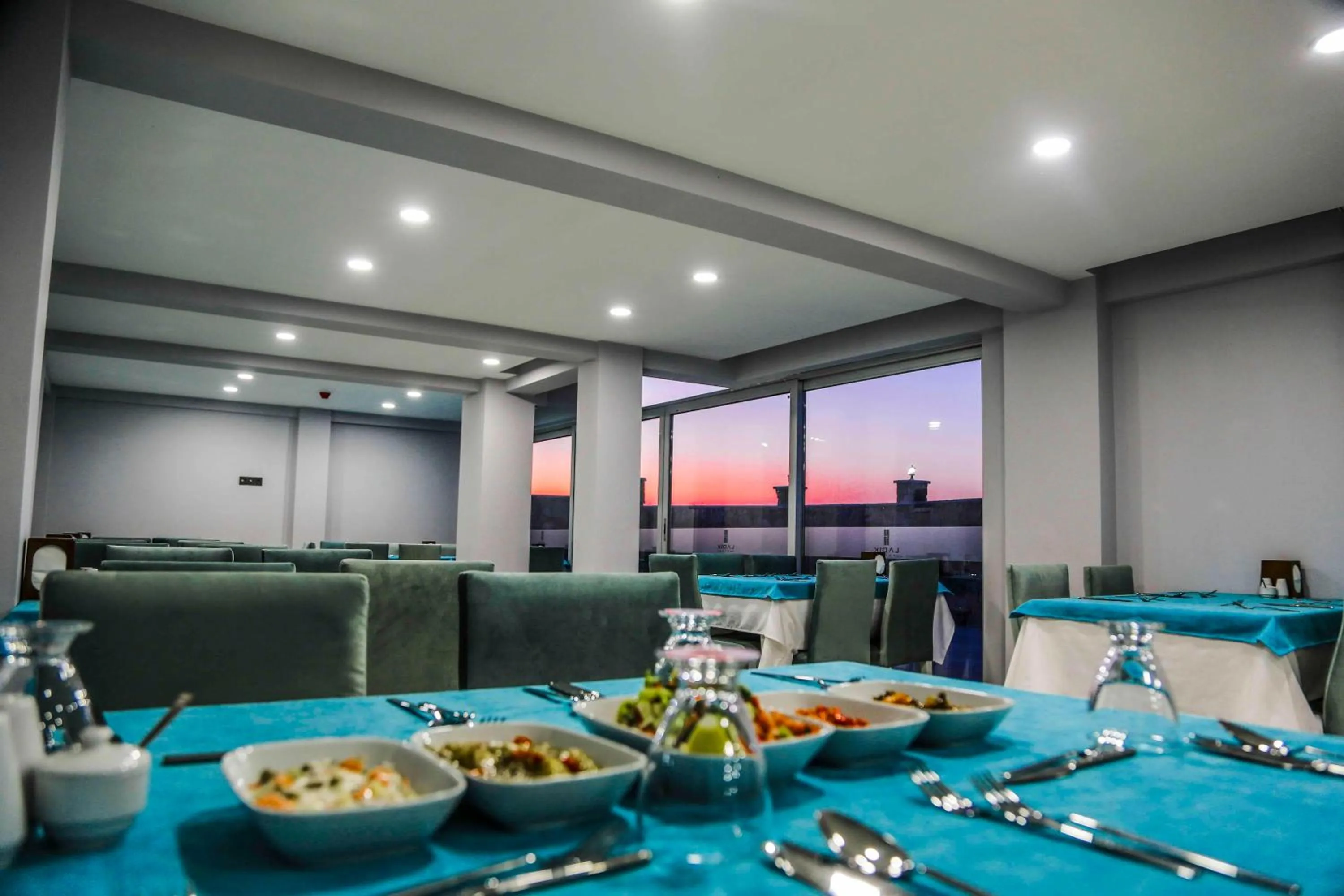 Restaurant/places to eat in Ladik Hotel