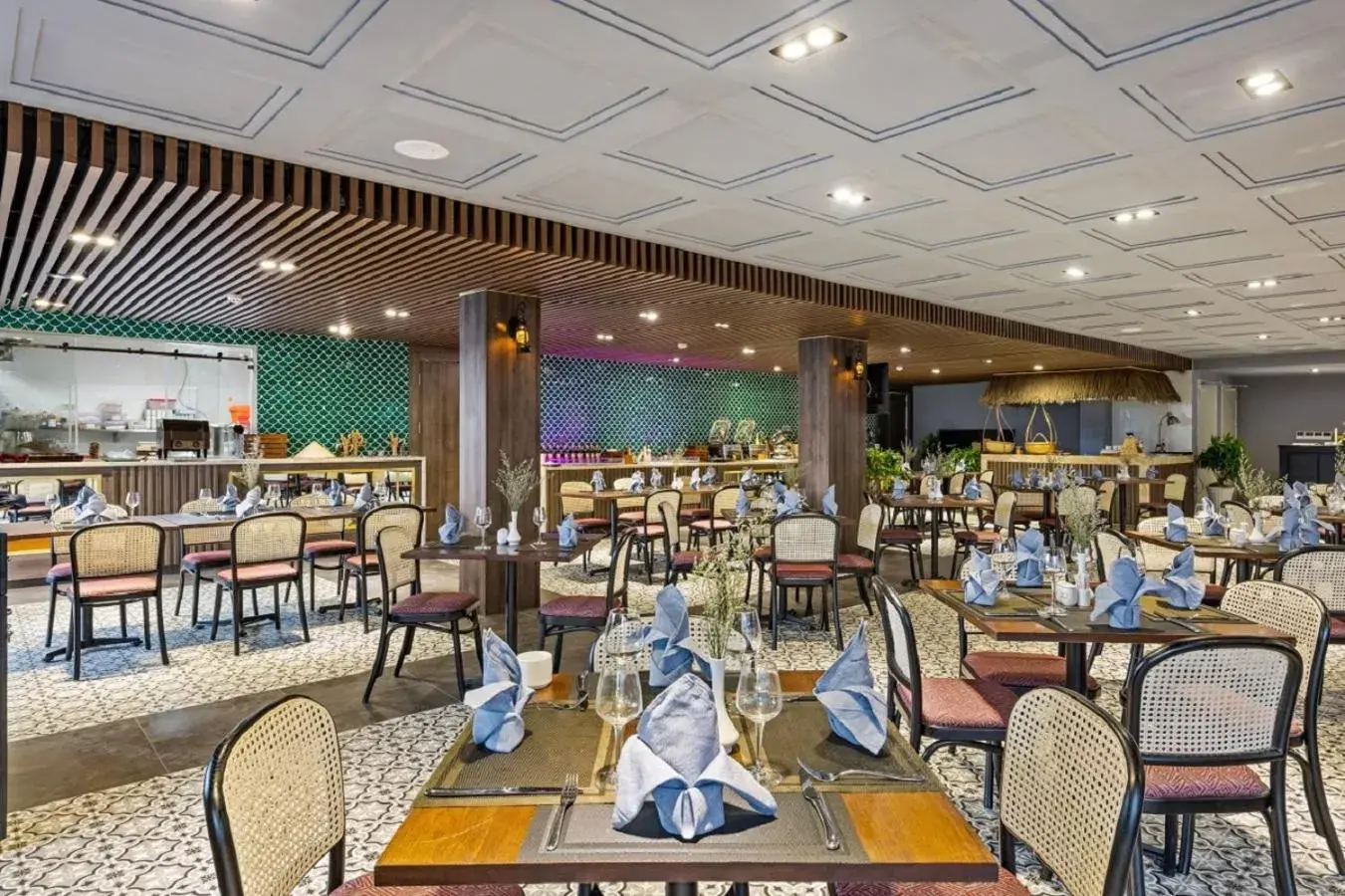 Restaurant/places to eat in Sunset Beach Resort and Spa Restaurant/places to eat in Sunset Beach Resort and Spa