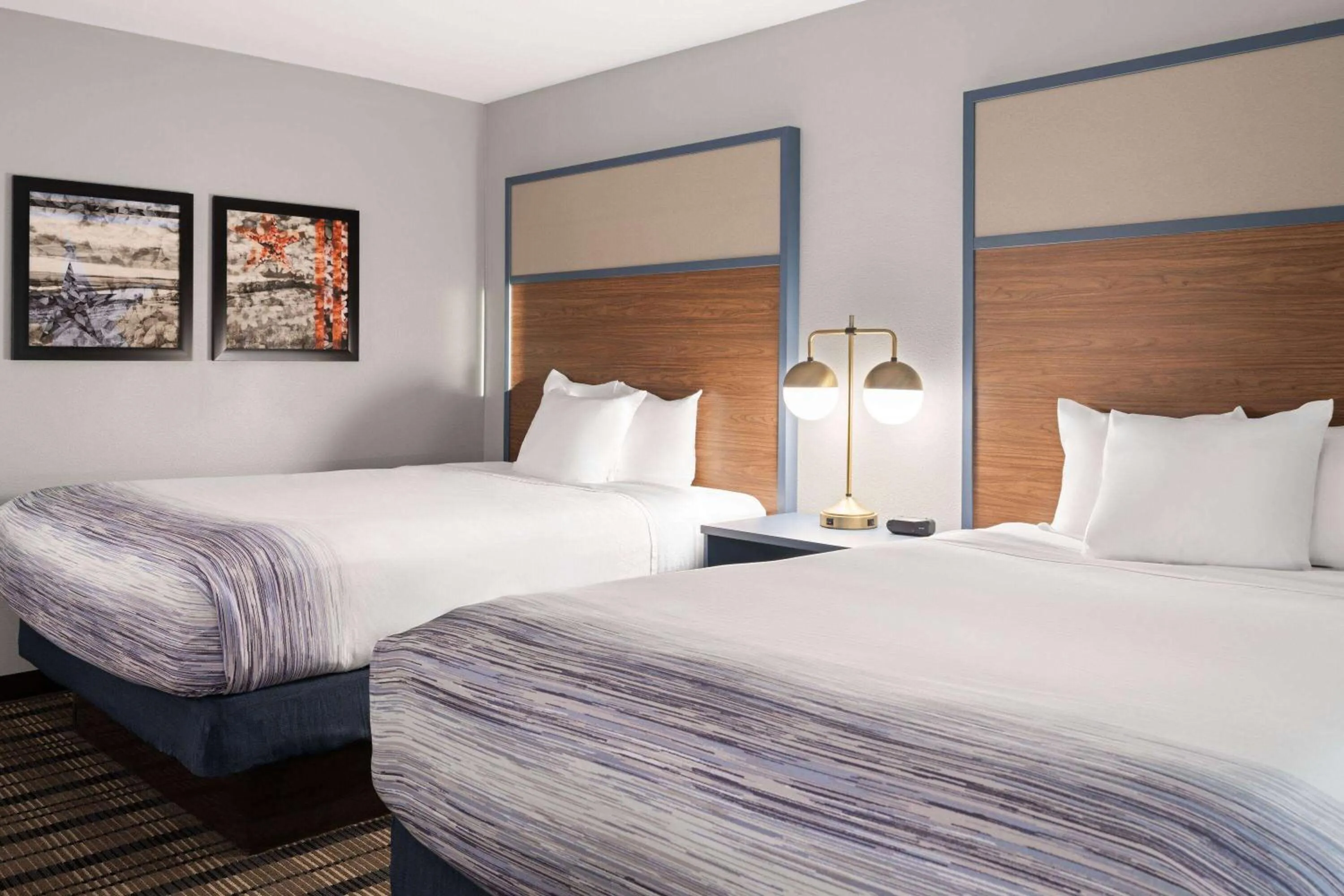 Photo of the whole room, Bed in AmericInn by Wyndham Beaver Dam