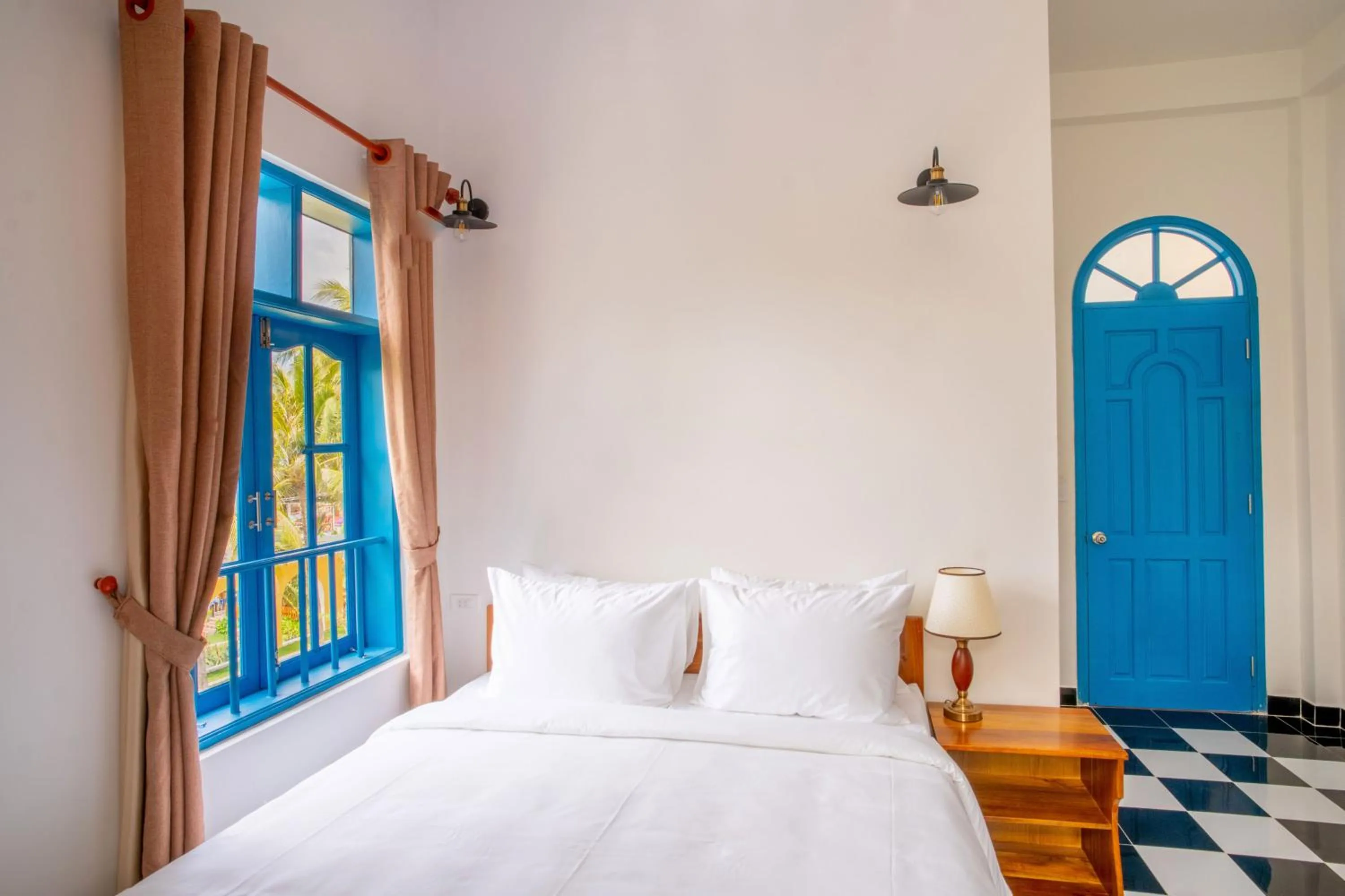 Bedroom, Bed in Vida Loca Sunset Beach Resort