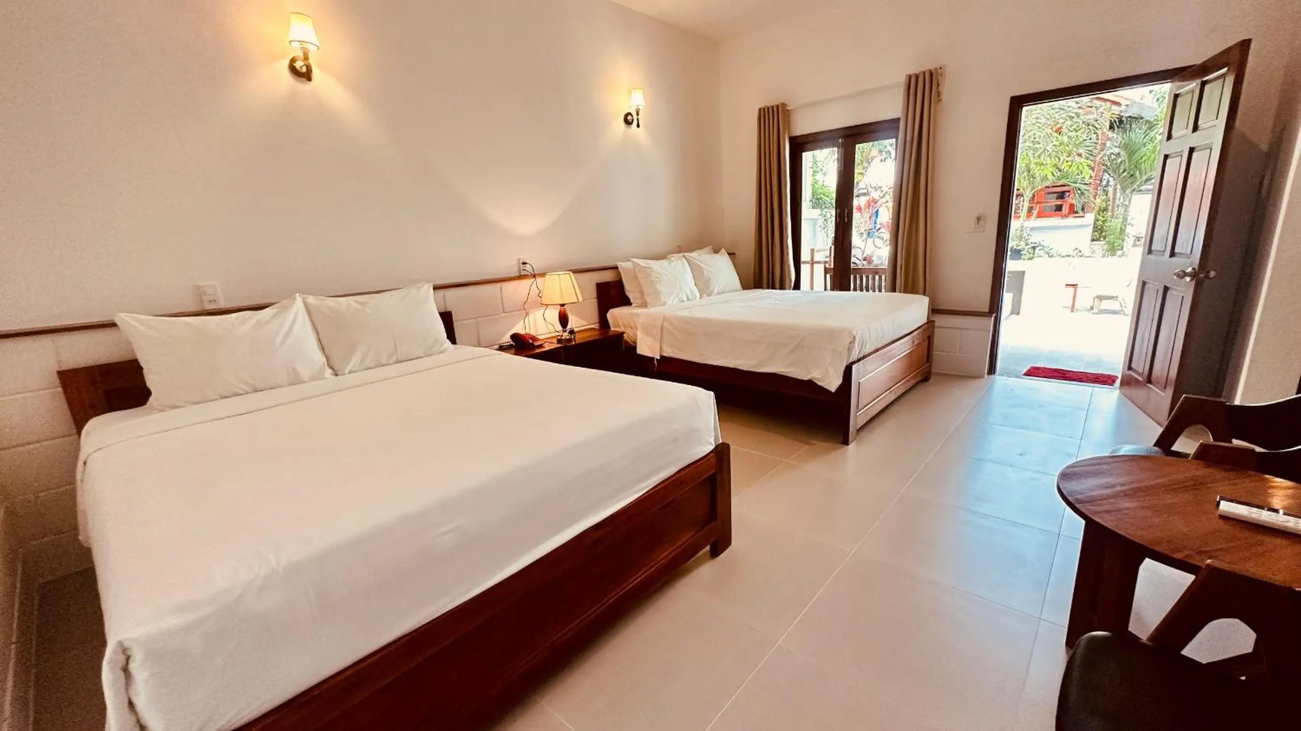 Bedroom, Bed in Vida Loca Sunset Beach Resort