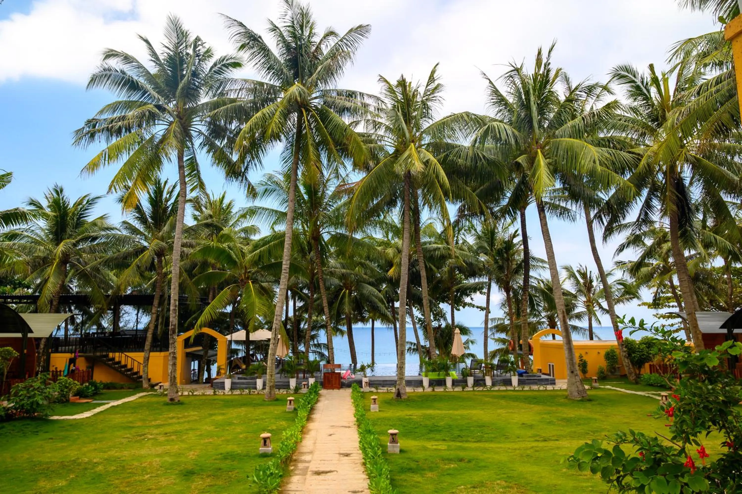 Spring in Vida Loca Sunset Beach Resort