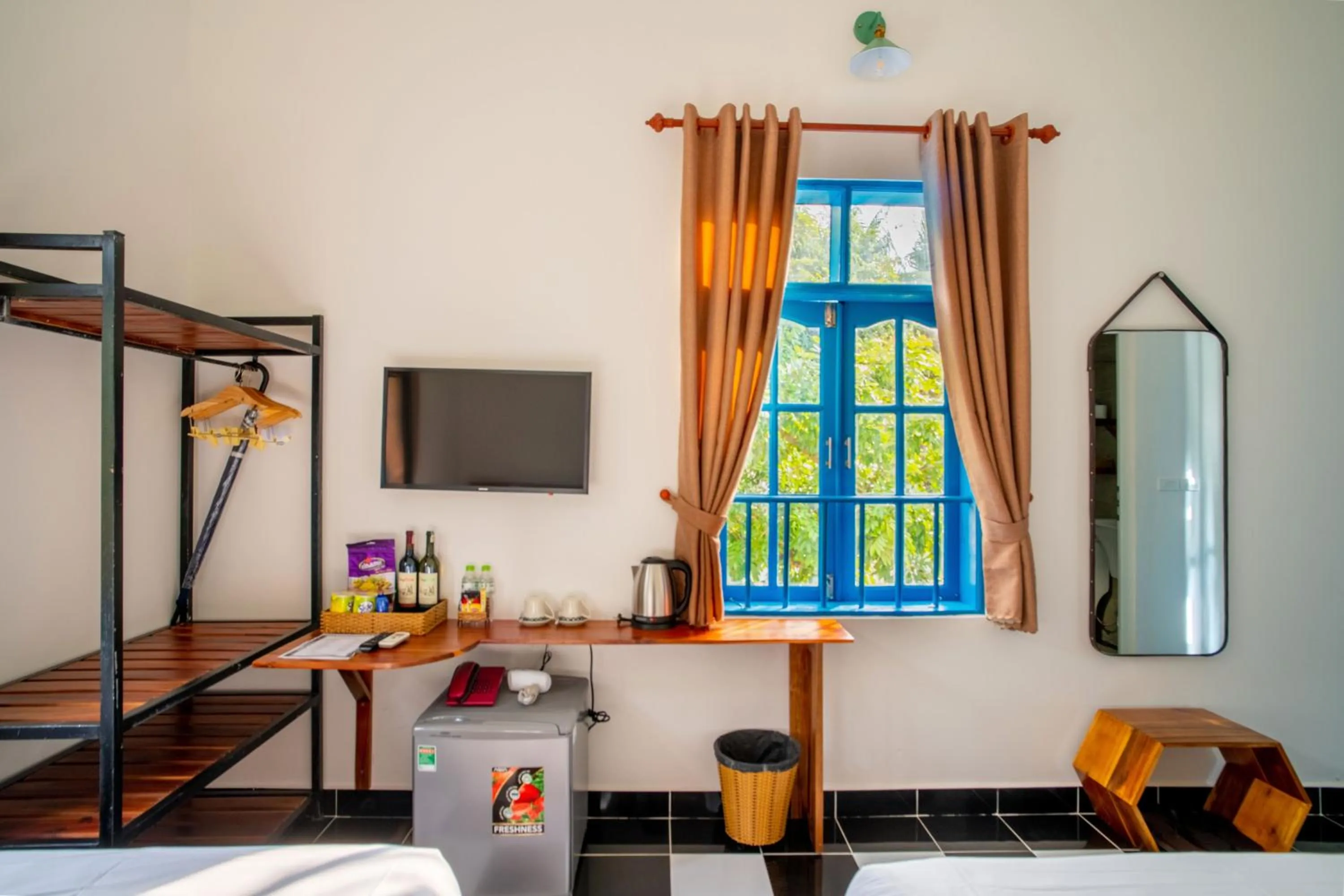 Bedroom, Bed in Vida Loca Sunset Beach Resort