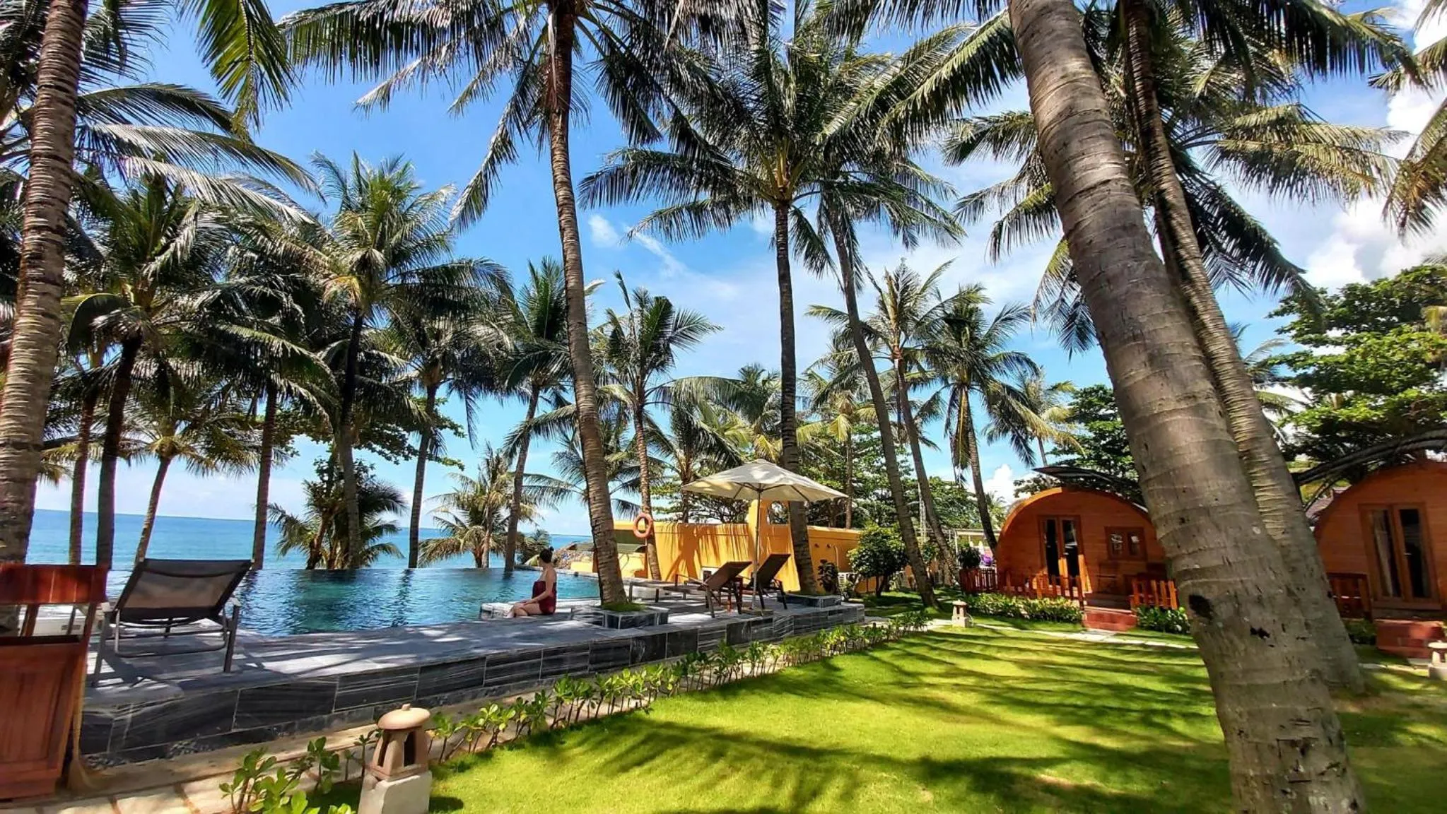 Pool view in Vida Loca Sunset Beach Resort