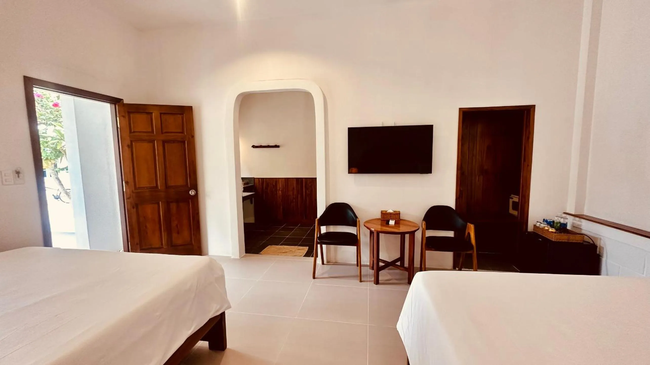 Bedroom, Bed in Vida Loca Sunset Beach Resort