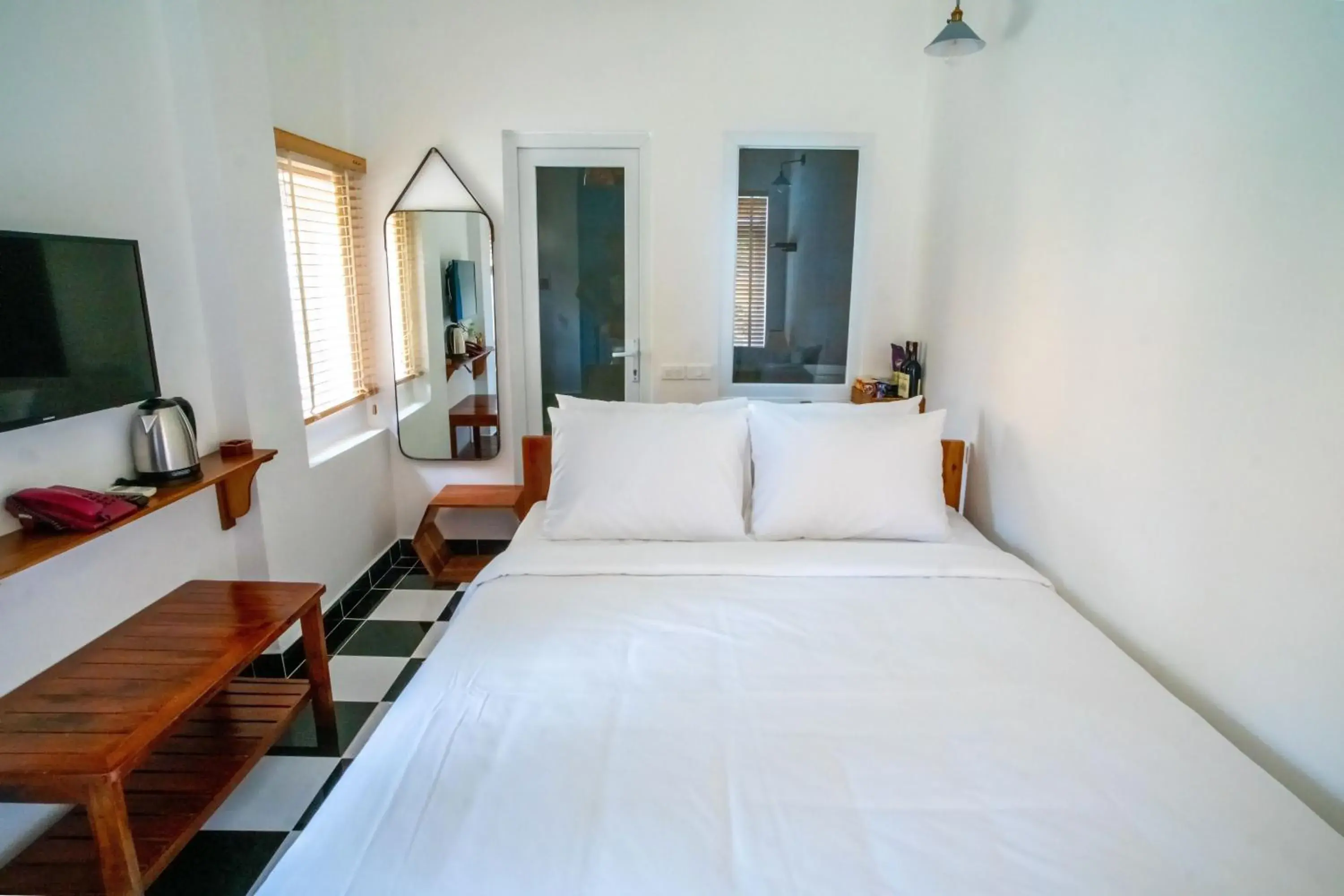 Bedroom, Bed in Vida Loca Sunset Beach Resort Bedroom, Bed in Vida Loca Sunset Beach Resort