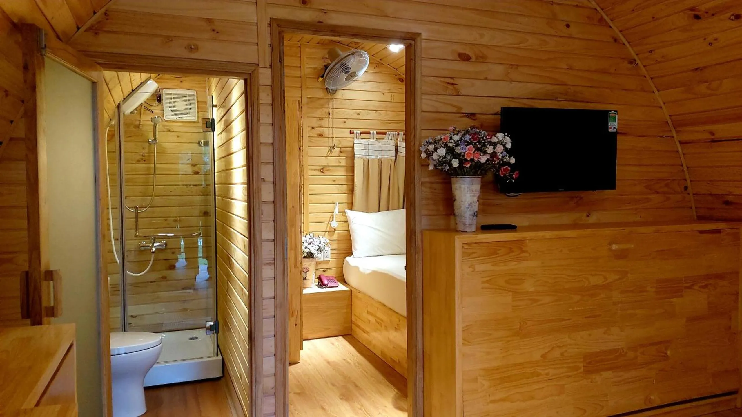 Shower in Vida Loca Sunset Beach Resort