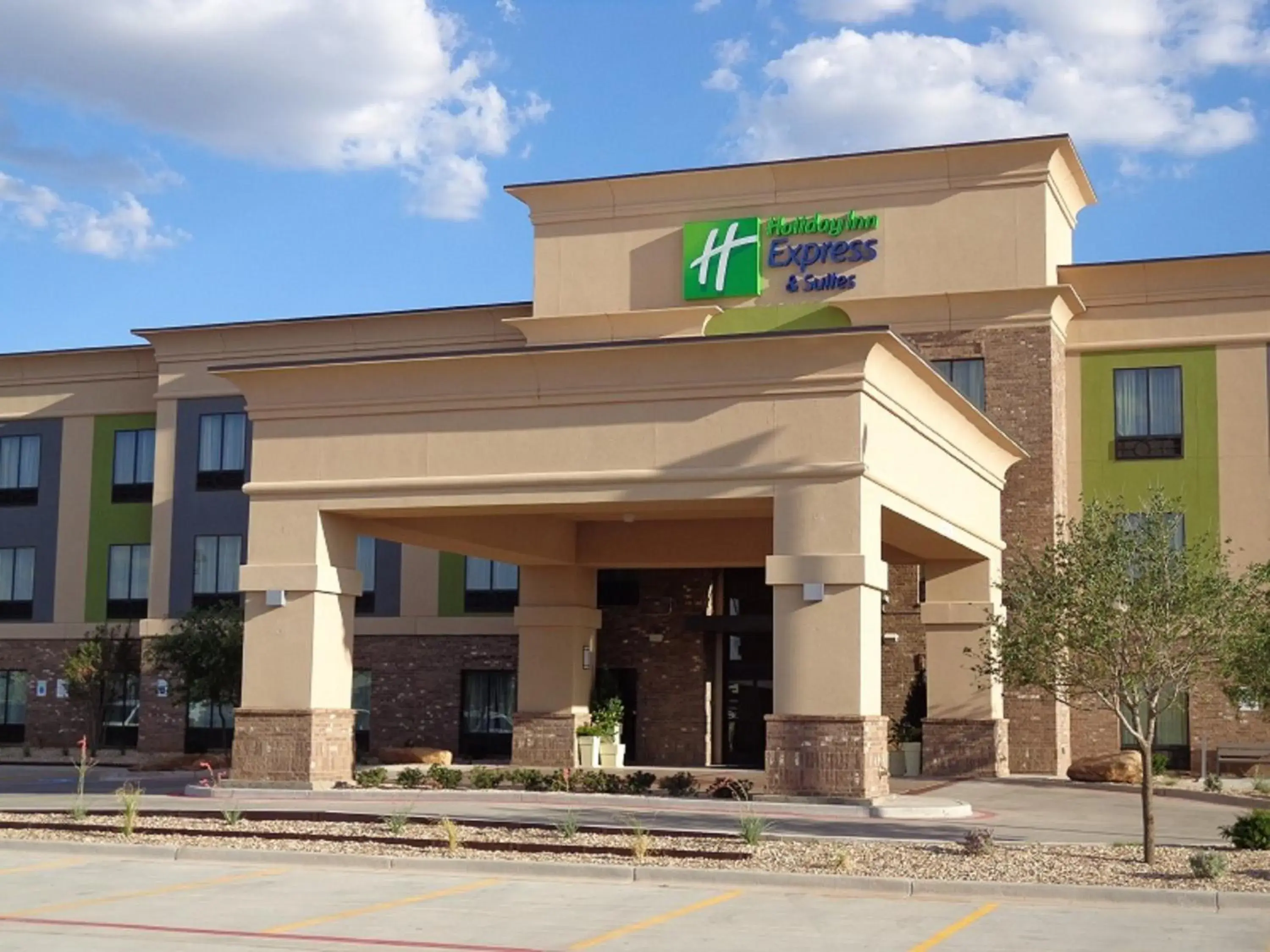 Property building in Holiday Inn Express and Suites Lubbock South by IHG Property building in Holiday Inn Express and Suites Lubbock South by IHG