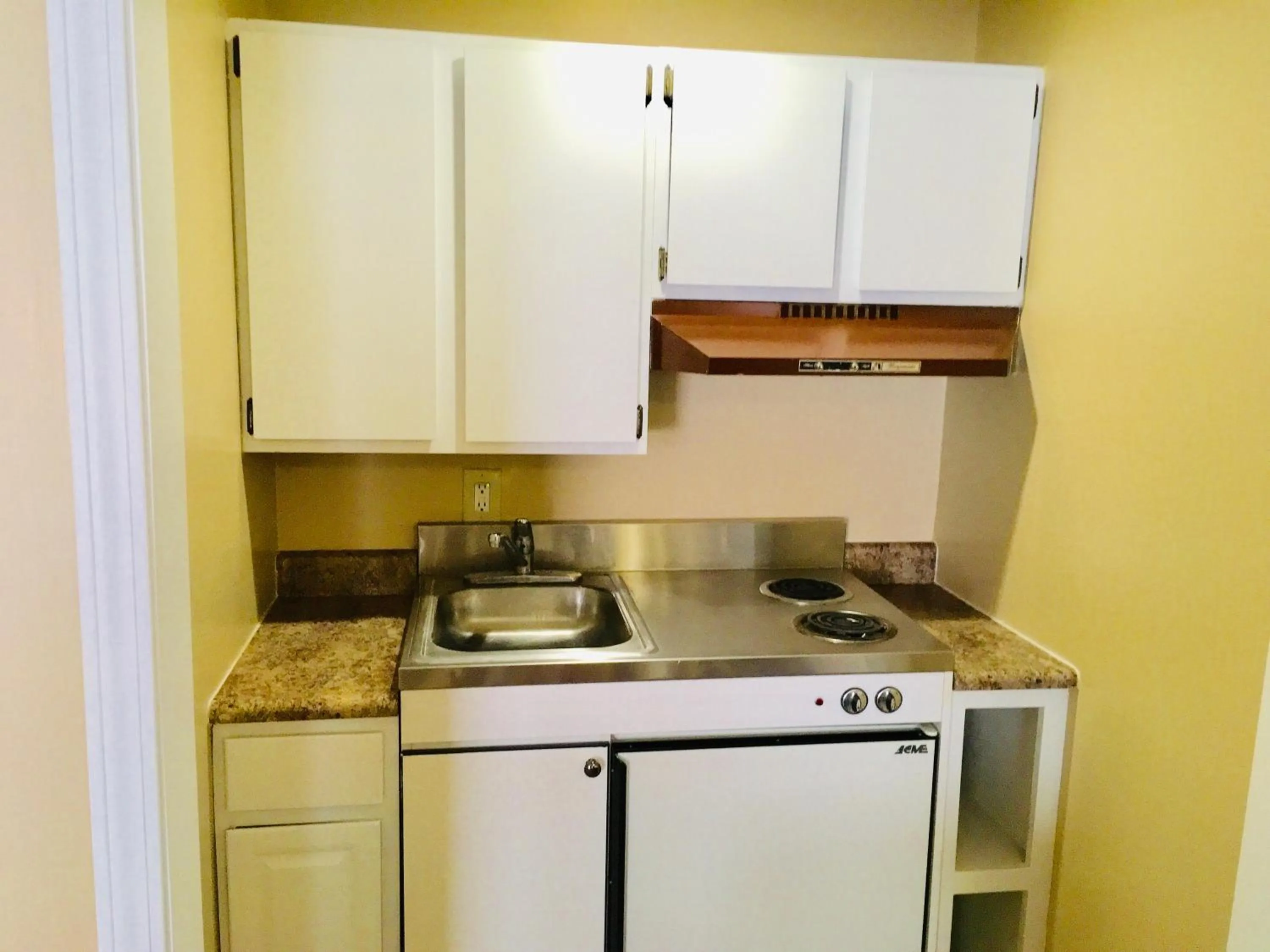 Granada Inn Motel - Kalkaska