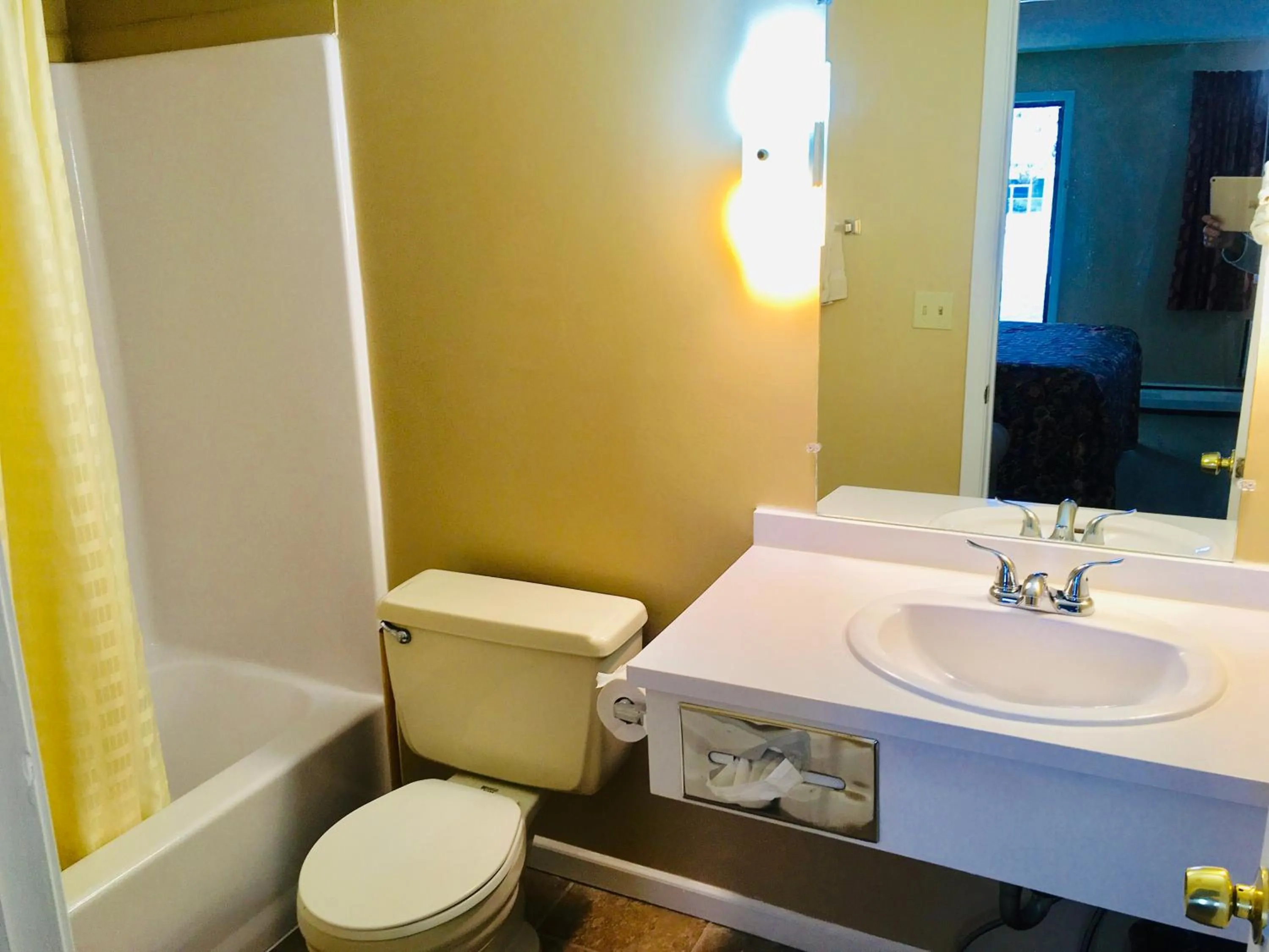 Granada Inn Motel - Kalkaska