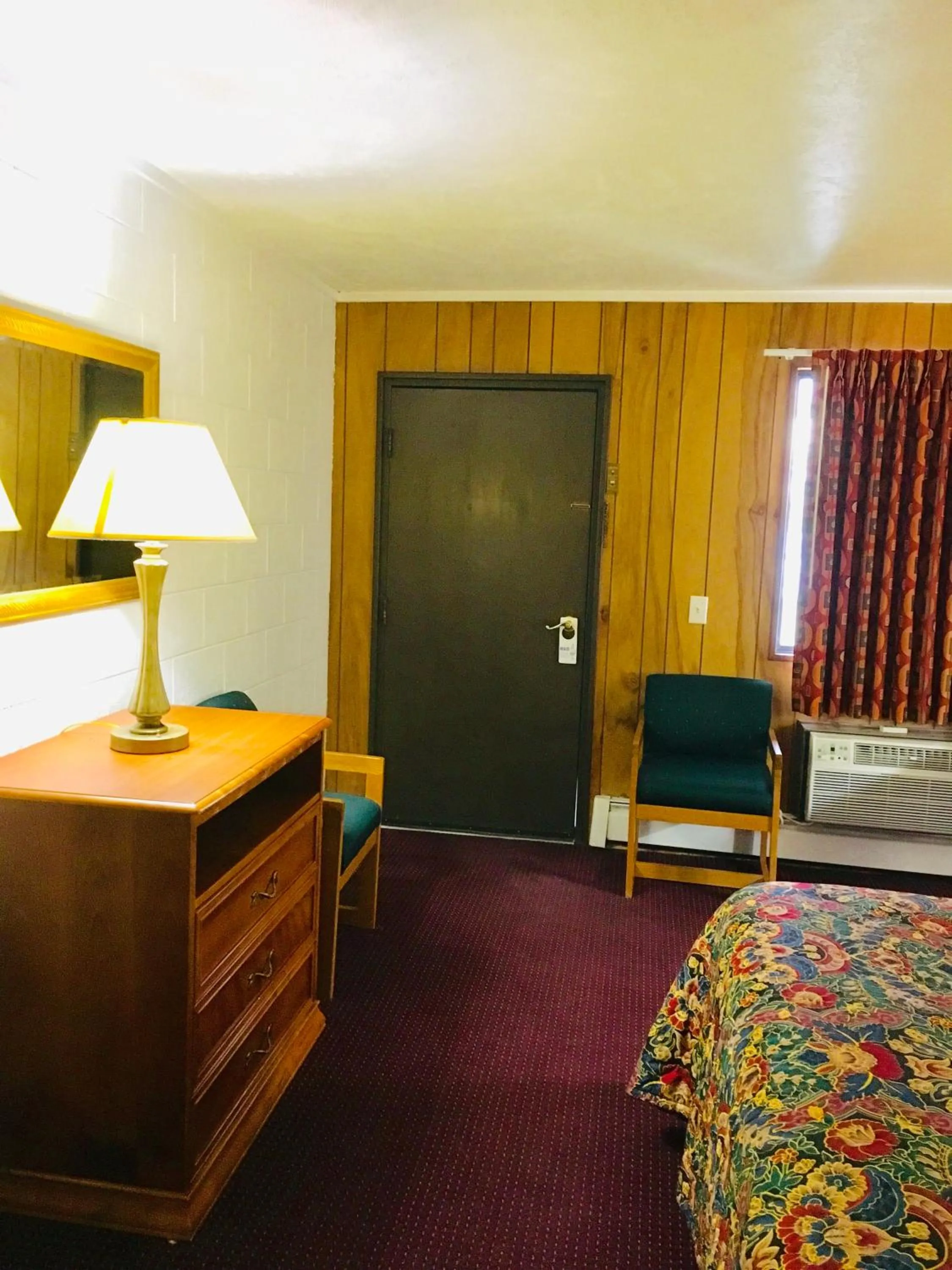 Granada Inn Motel - Kalkaska