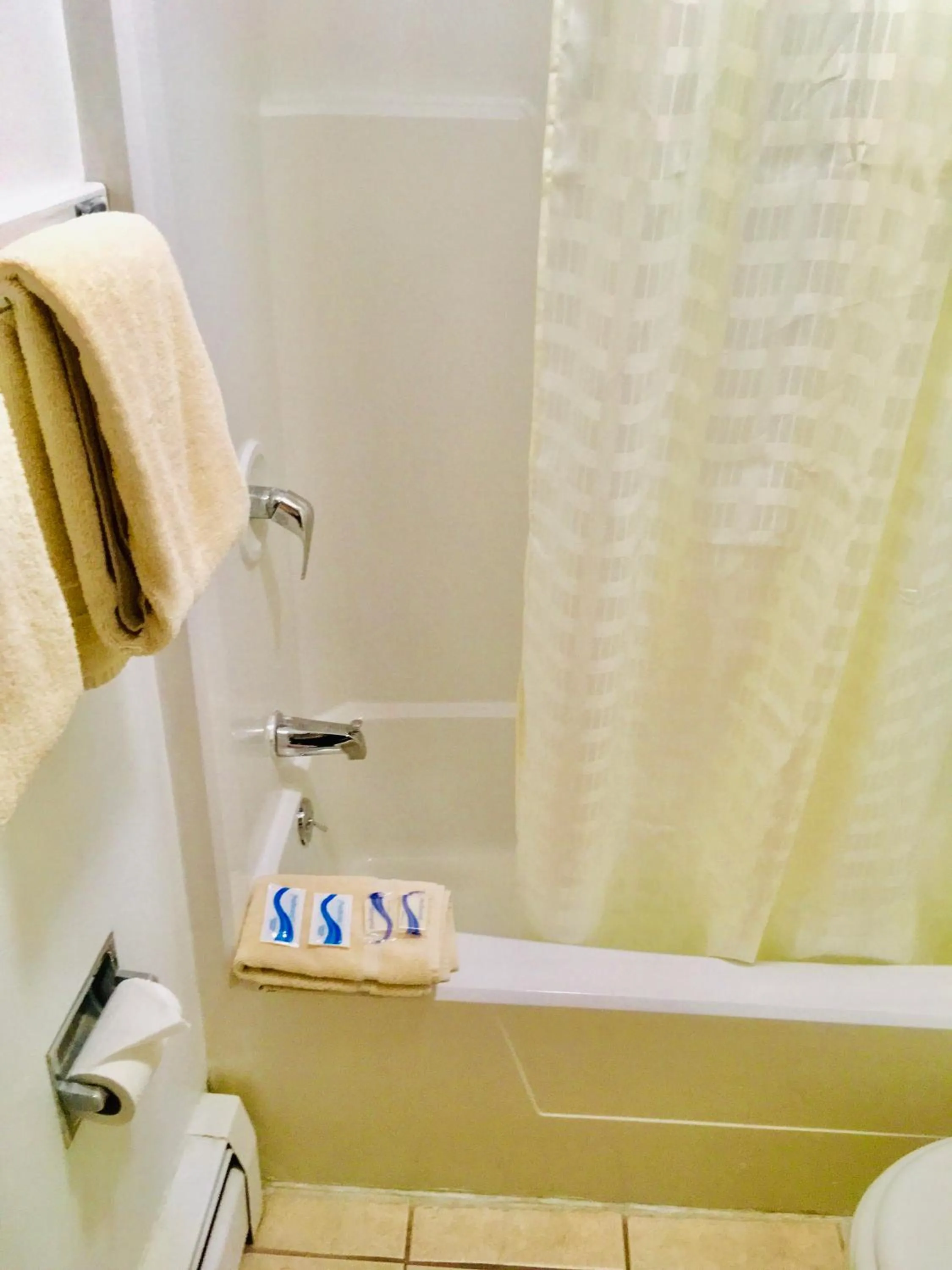 Granada Inn Motel - Kalkaska