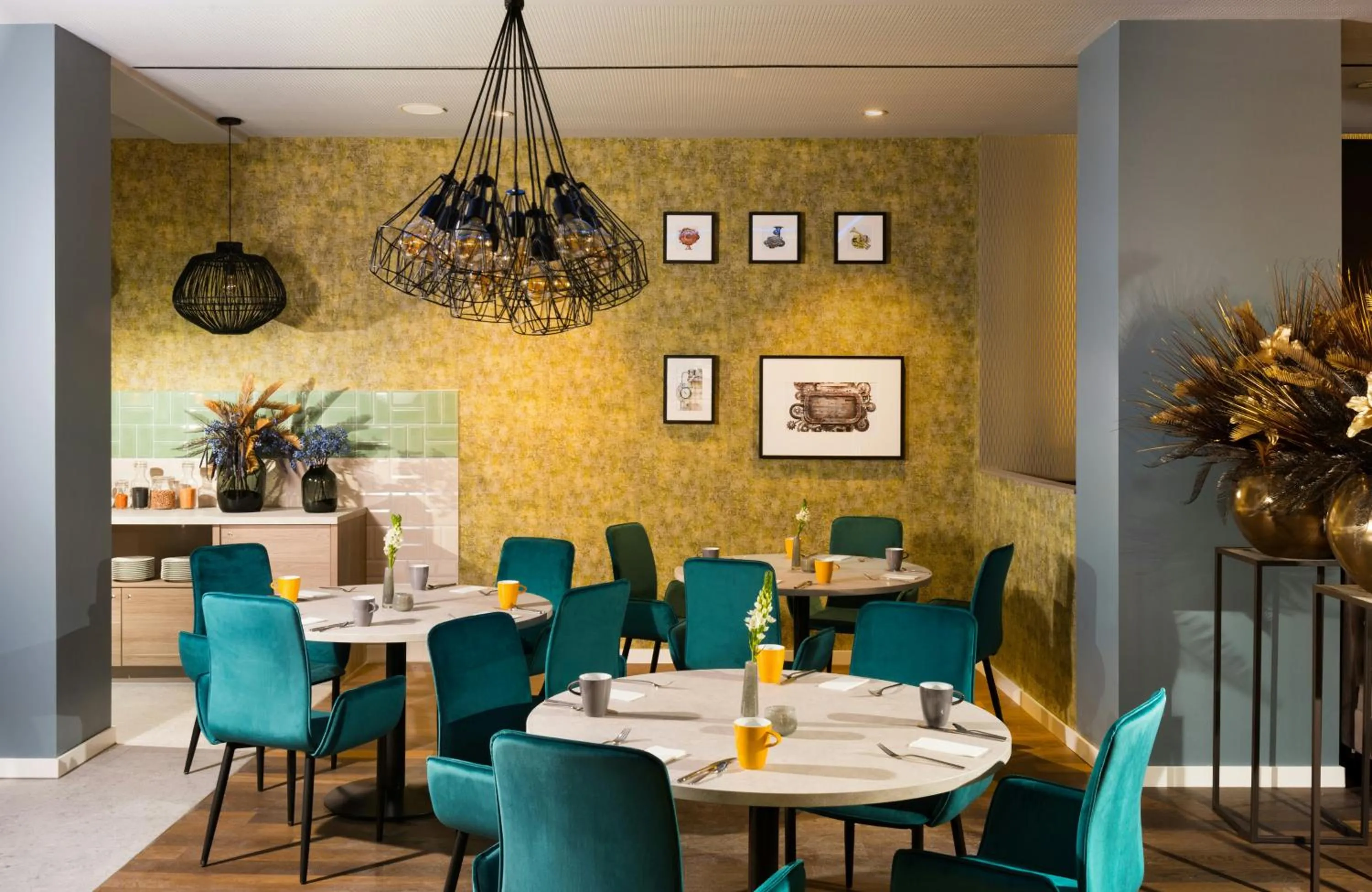 Buffet breakfast in Leonardo Hotel Offenbach Frankfurt