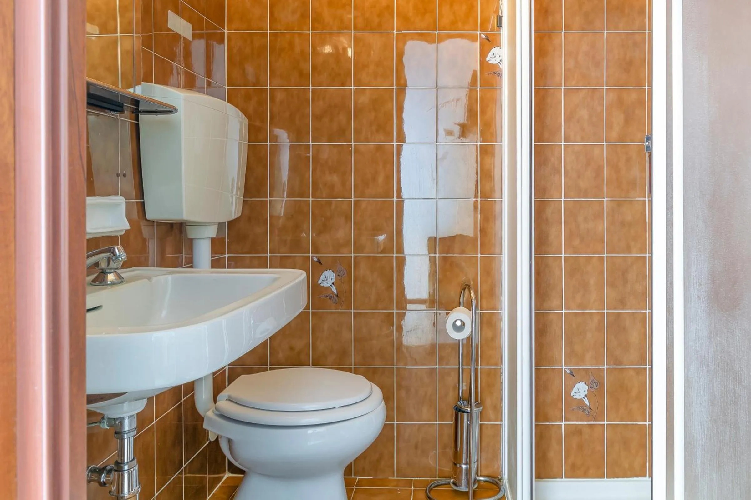 Shower in UniHo Hostel