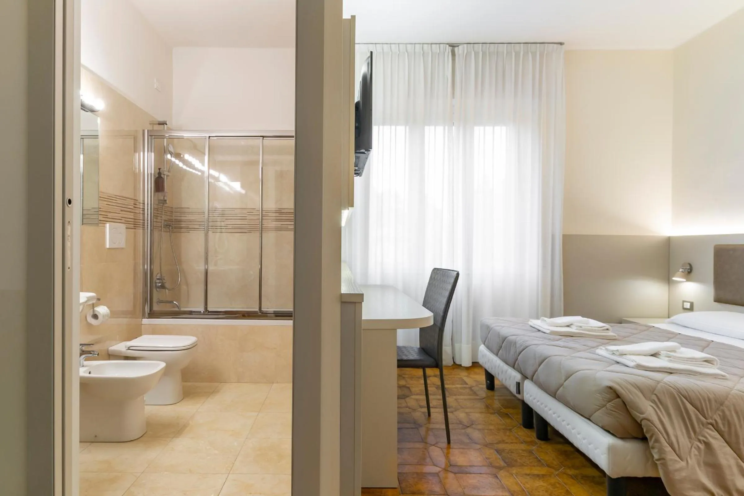 Toilet, Bed in UniHo Hostel